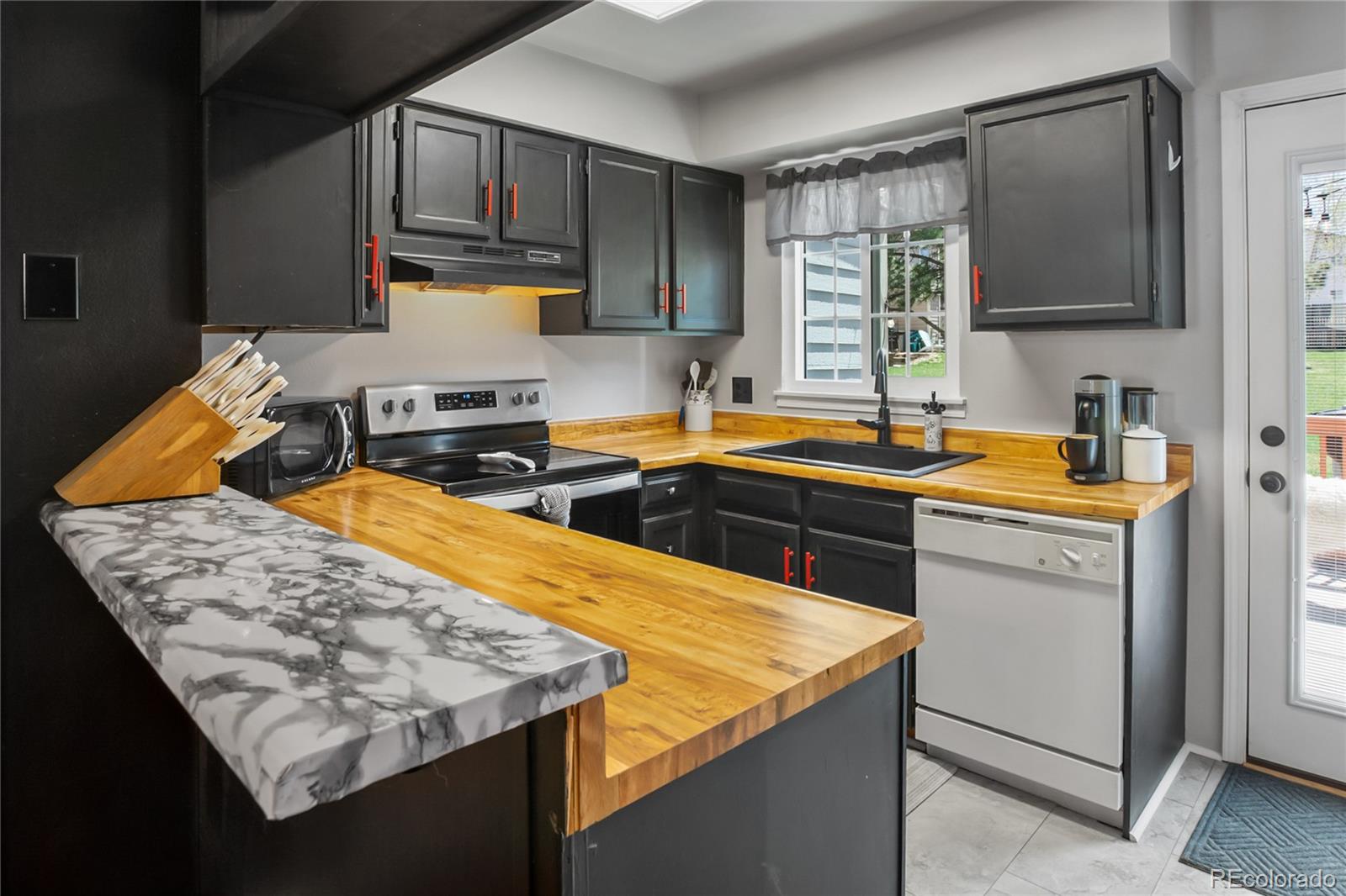 MLS Image #11 for 3319  queen anne way,colorado springs, Colorado