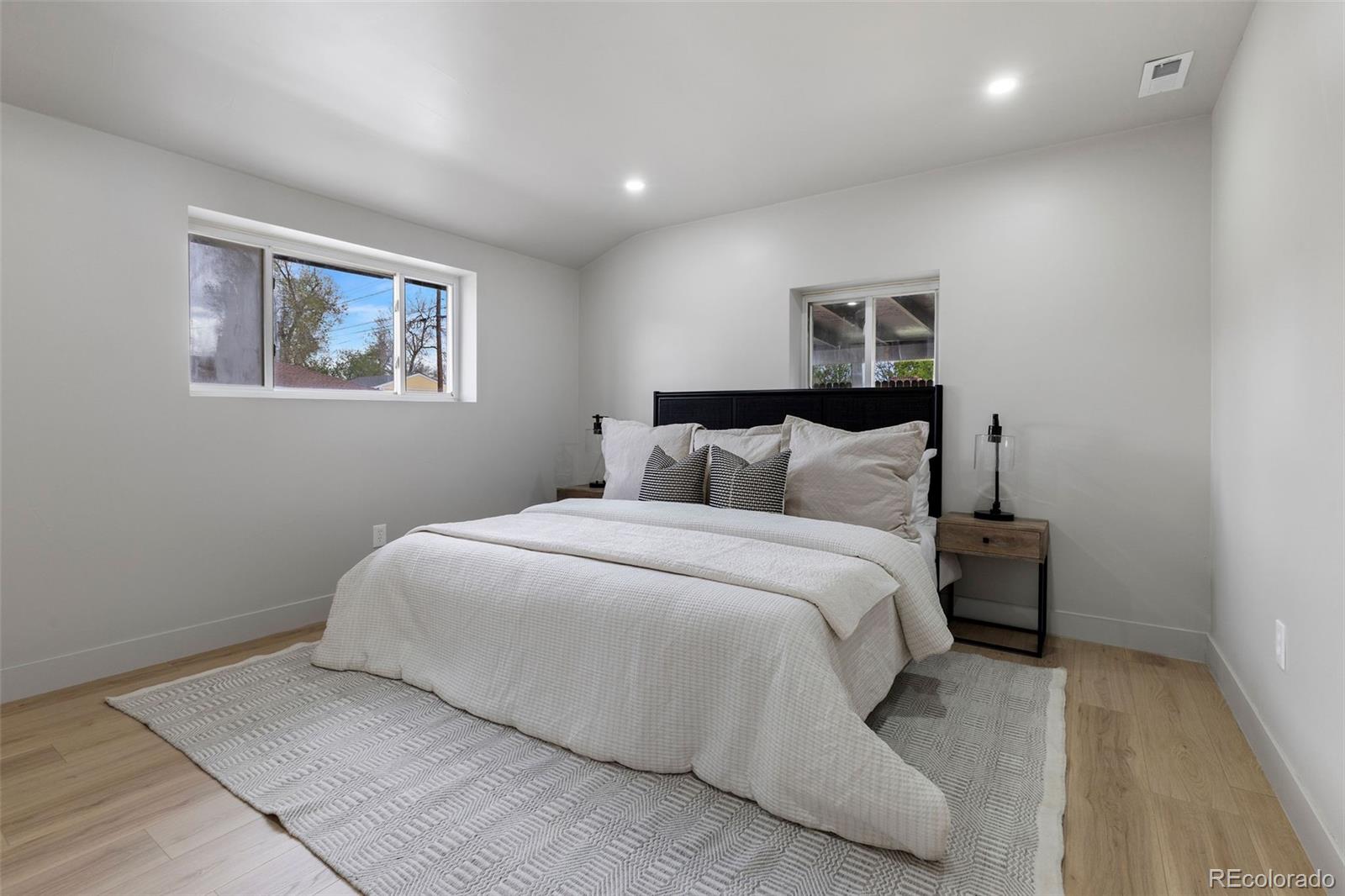 MLS Image #13 for 6839 e 21st avenue,denver, Colorado