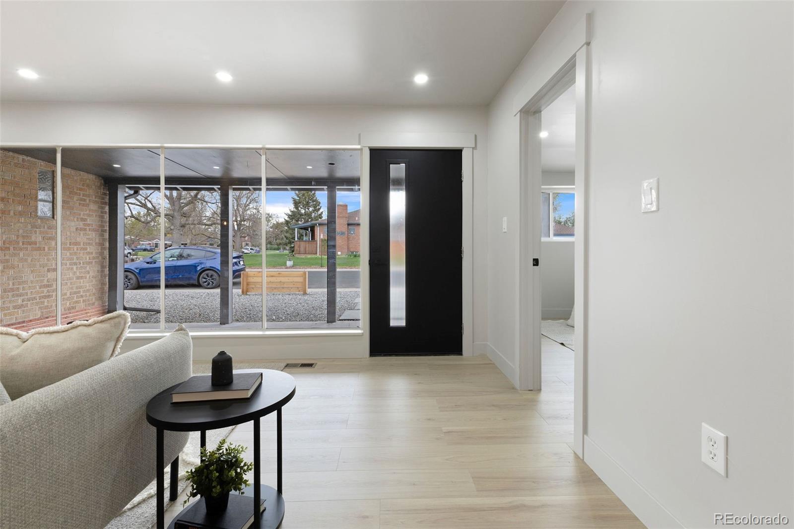 MLS Image #5 for 6839 e 21st avenue,denver, Colorado