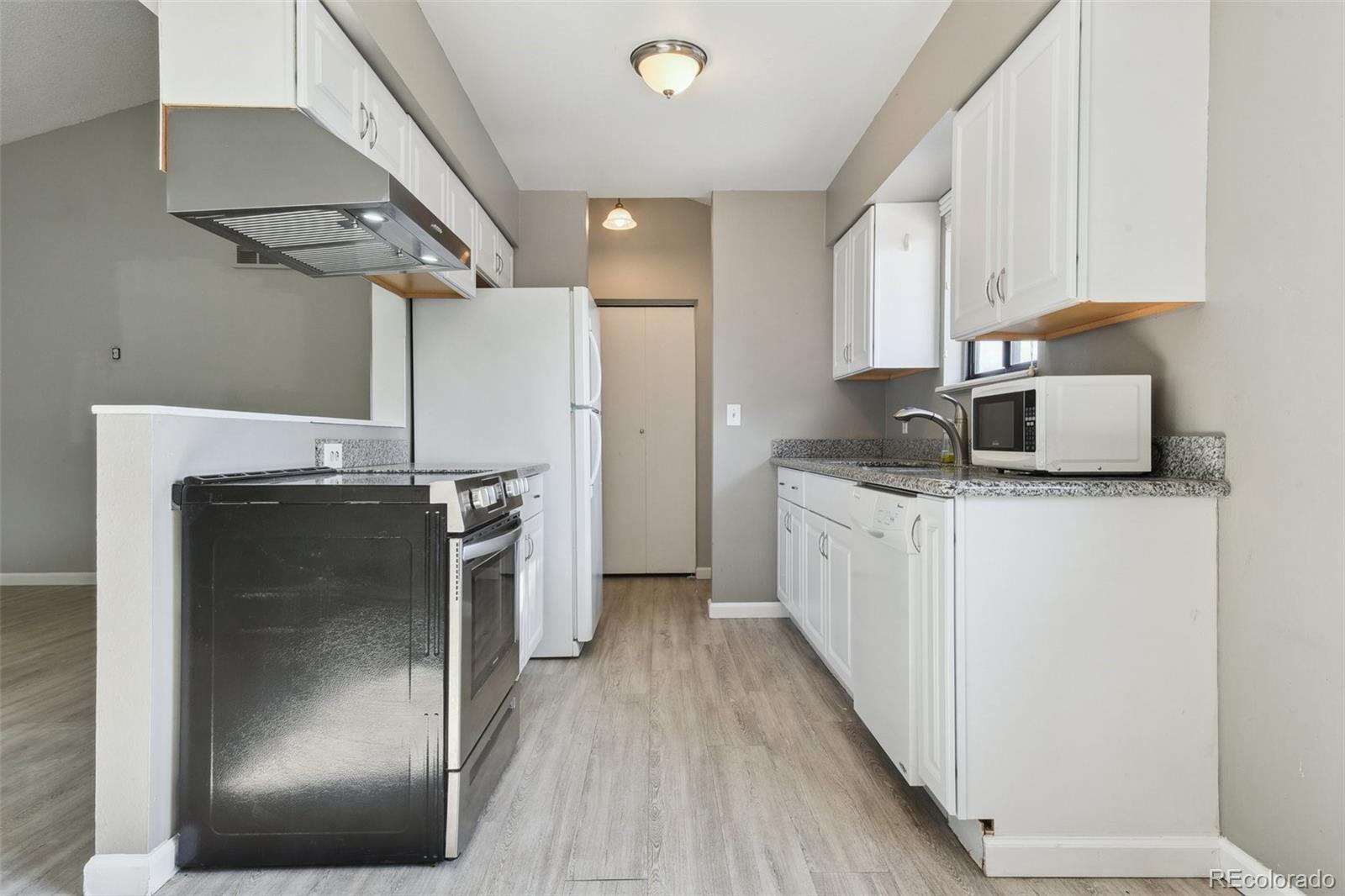 MLS Image #3 for 4710 e louisiana avenue,denver, Colorado
