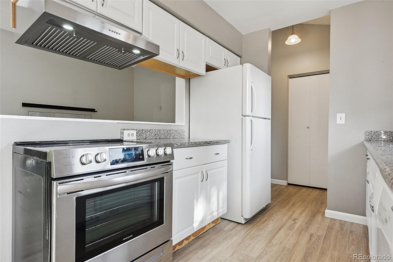 MLS Image #4 for 4710 e louisiana avenue,denver, Colorado