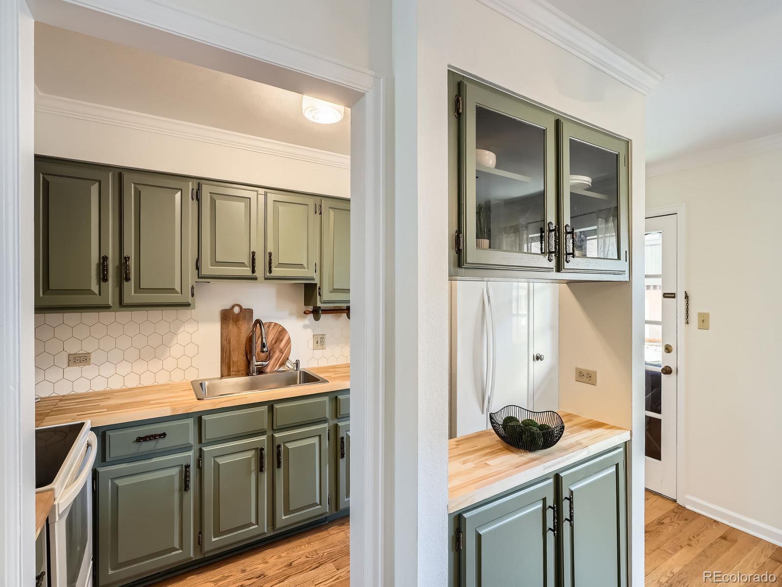MLS Image #1 for 2301 e fremont avenue,centennial, Colorado
