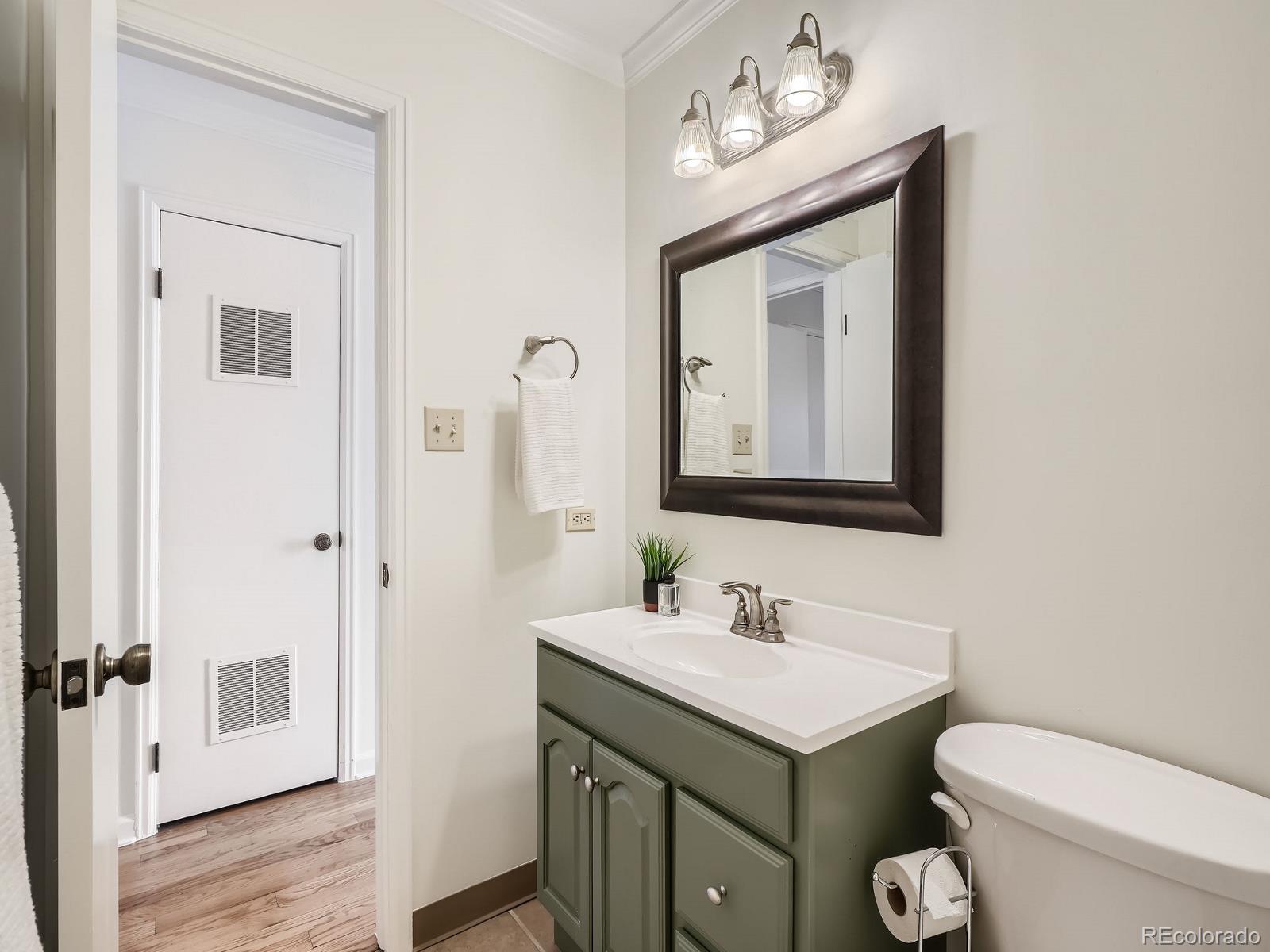 MLS Image #15 for 2301 e fremont avenue,centennial, Colorado