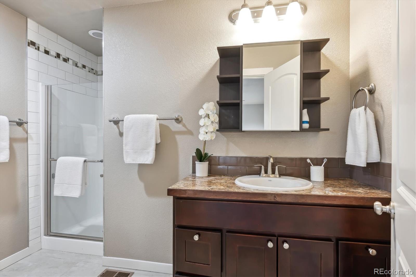 MLS Image #11 for 1095 w 69th avenue,denver, Colorado