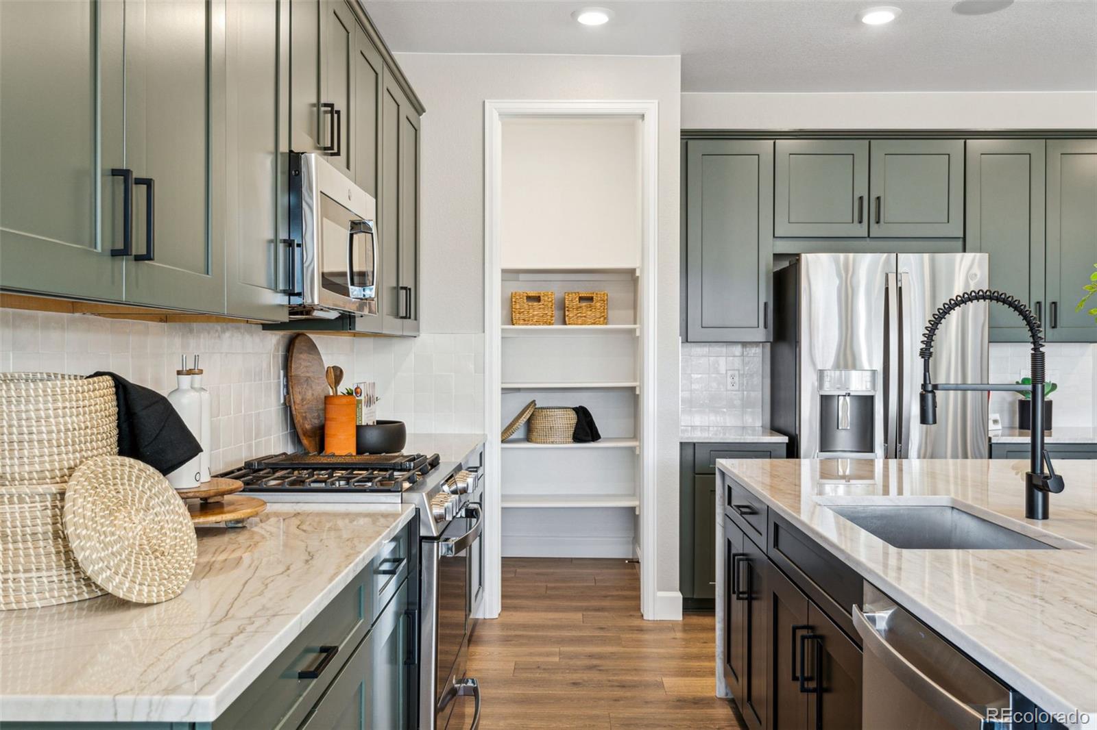 MLS Image #13 for 17136 w 92nd loop,arvada, Colorado