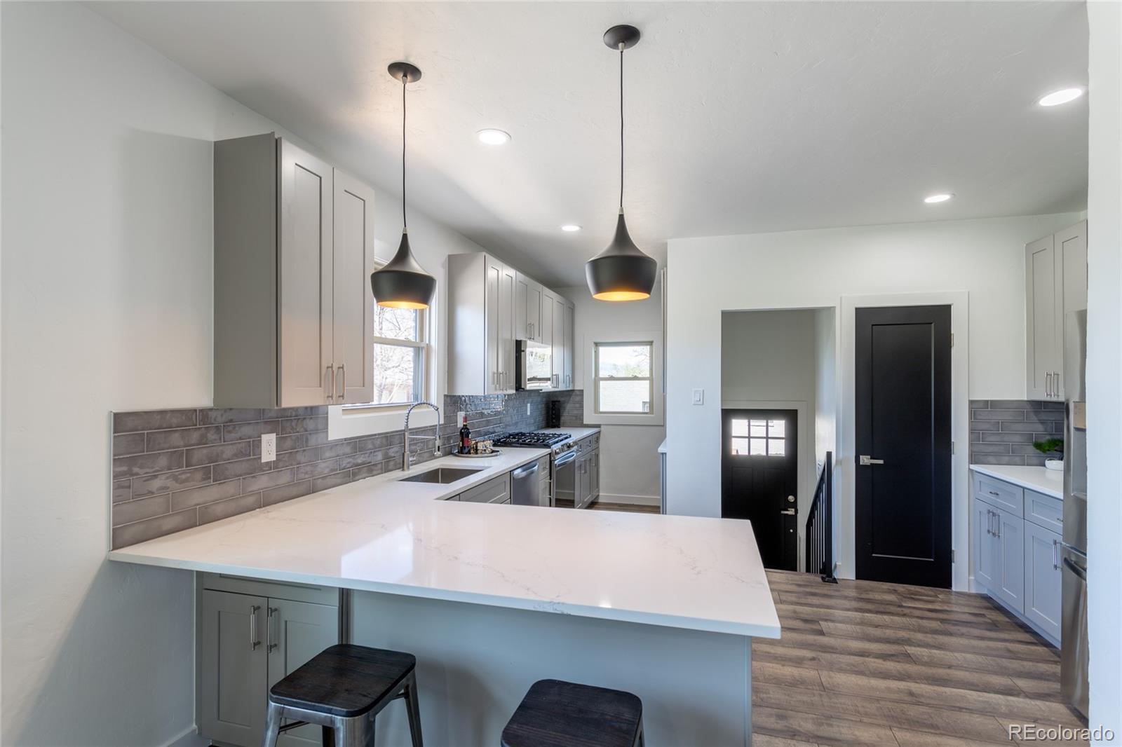 MLS Image #10 for 3105 n elizabeth street,denver, Colorado