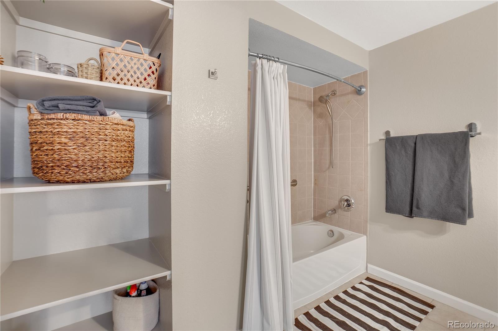 MLS Image #11 for 1150  vine street,denver, Colorado