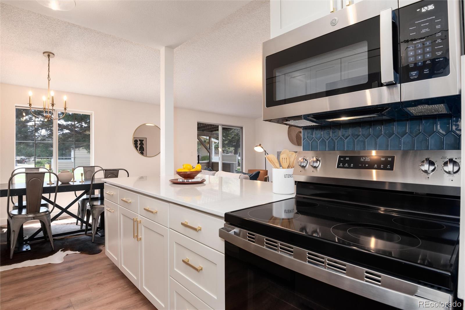 MLS Image #11 for 8422  everett way,arvada, Colorado