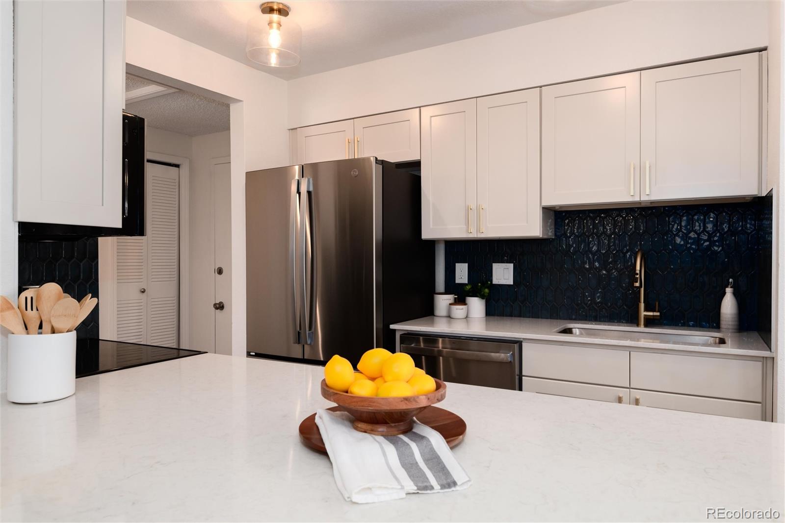 MLS Image #7 for 8422  everett way,arvada, Colorado