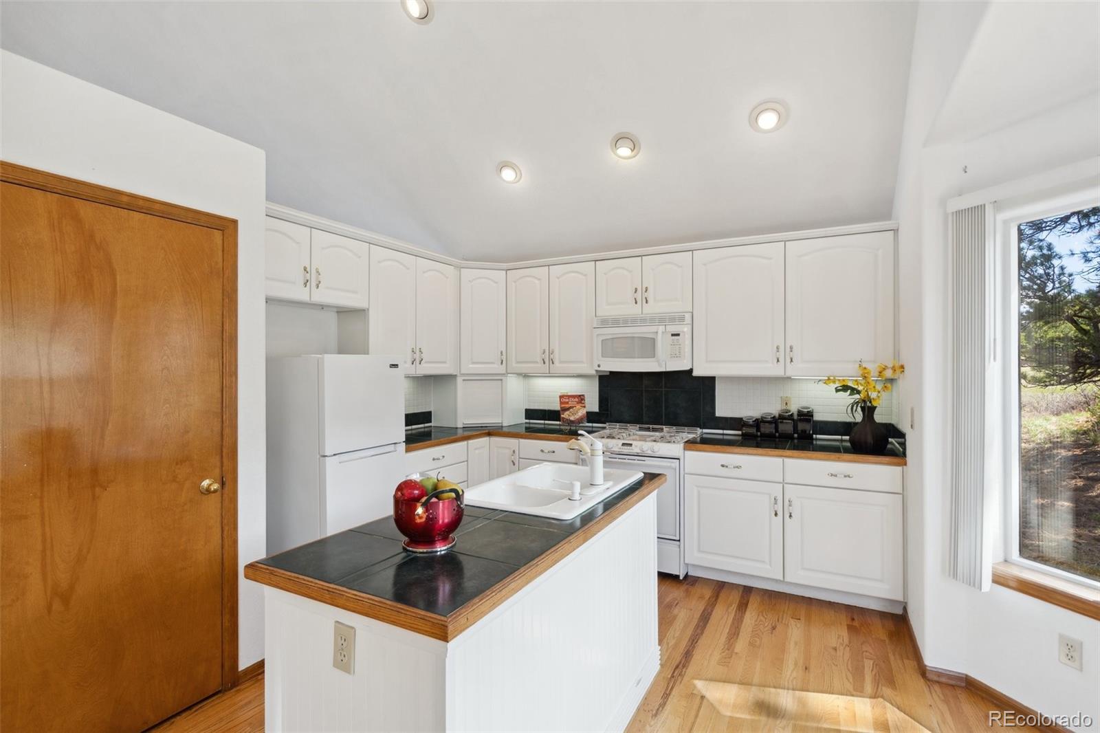 MLS Image #22 for 21670  warriors path drive,peyton, Colorado