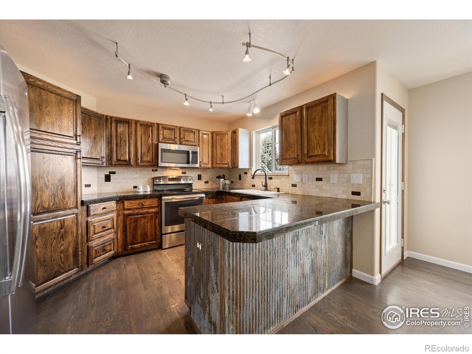 MLS Image #3 for 927  wisteria drive,loveland, Colorado
