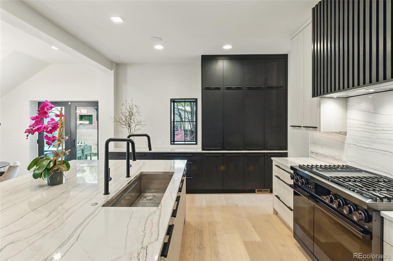 MLS Image #11 for 2921  newton street,denver, Colorado