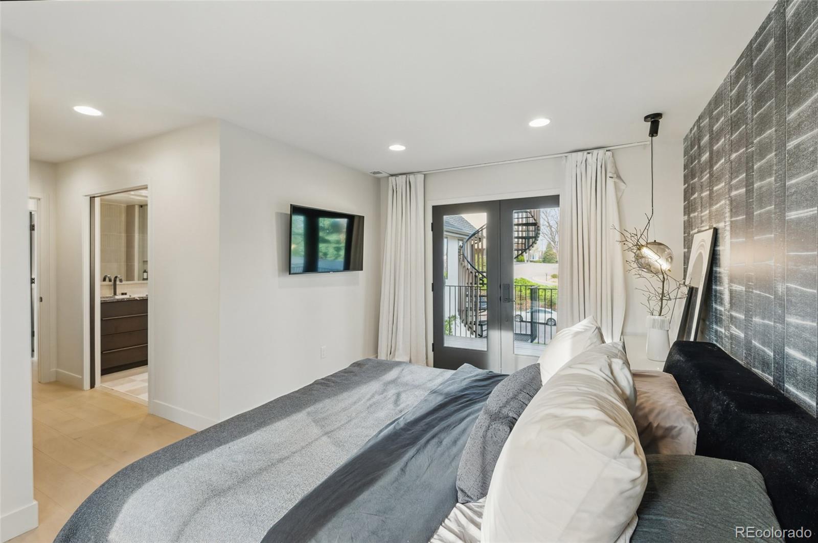 MLS Image #22 for 2921  newton street,denver, Colorado