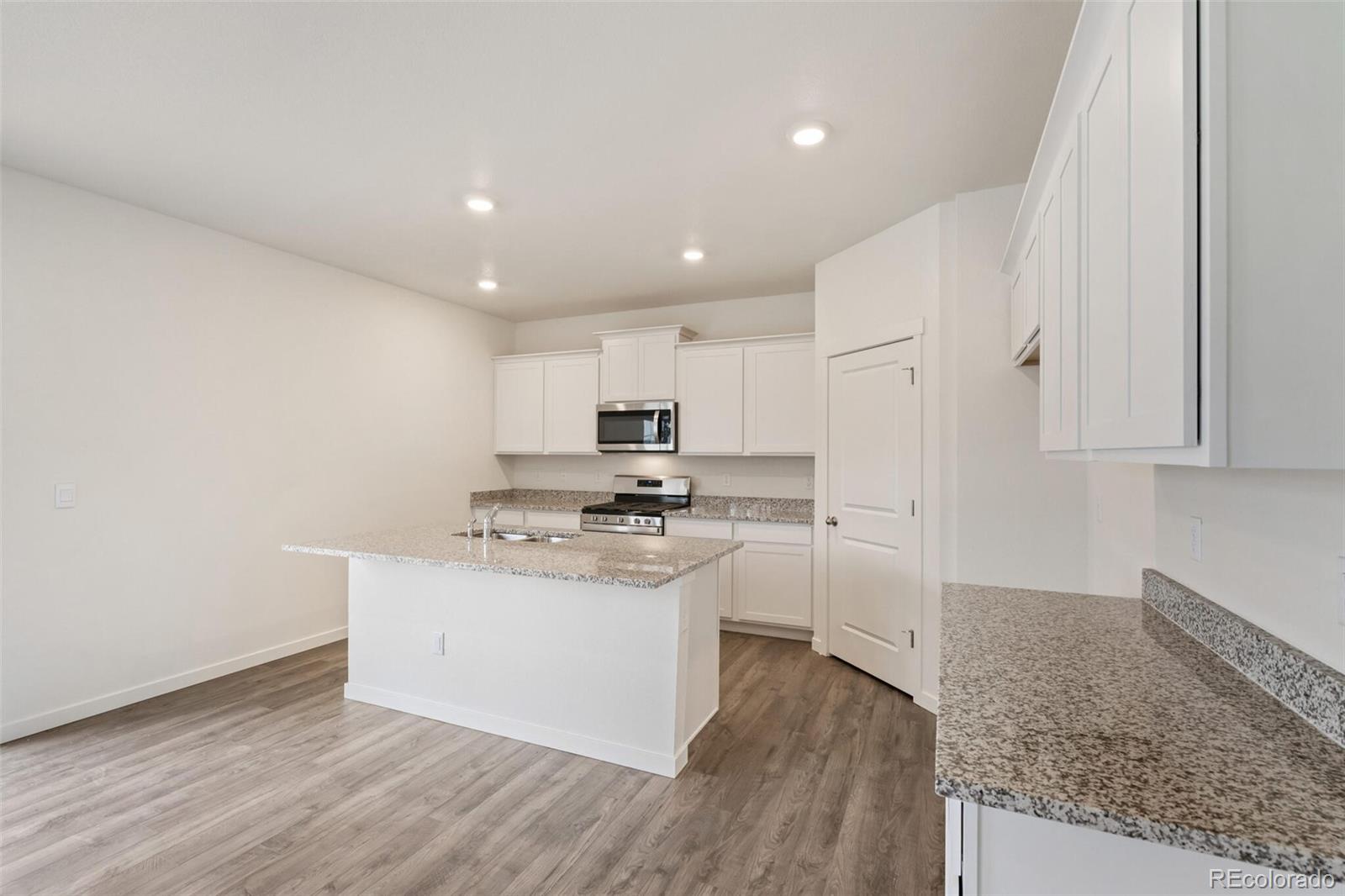 MLS Image #7 for 342  hummingbird lane,johnstown, Colorado