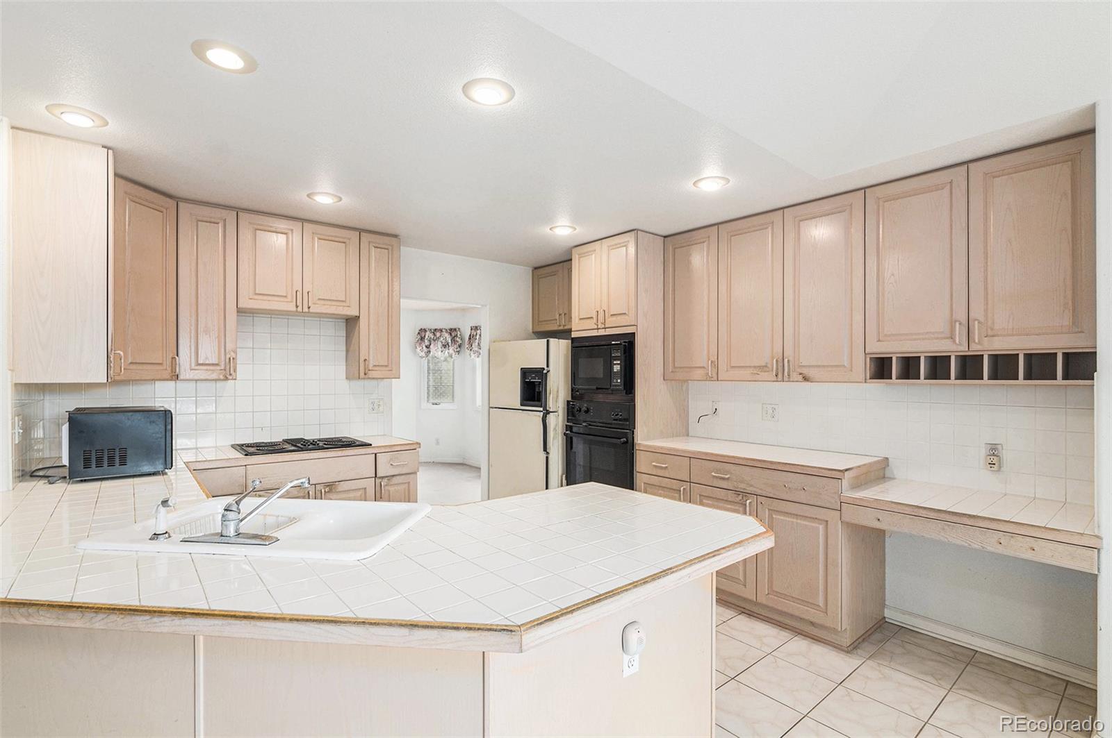 MLS Image #2 for 5485 s jasper court,centennial, Colorado