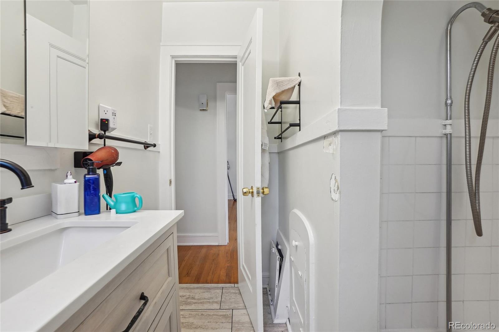 MLS Image #11 for 925 s university boulevard,denver, Colorado