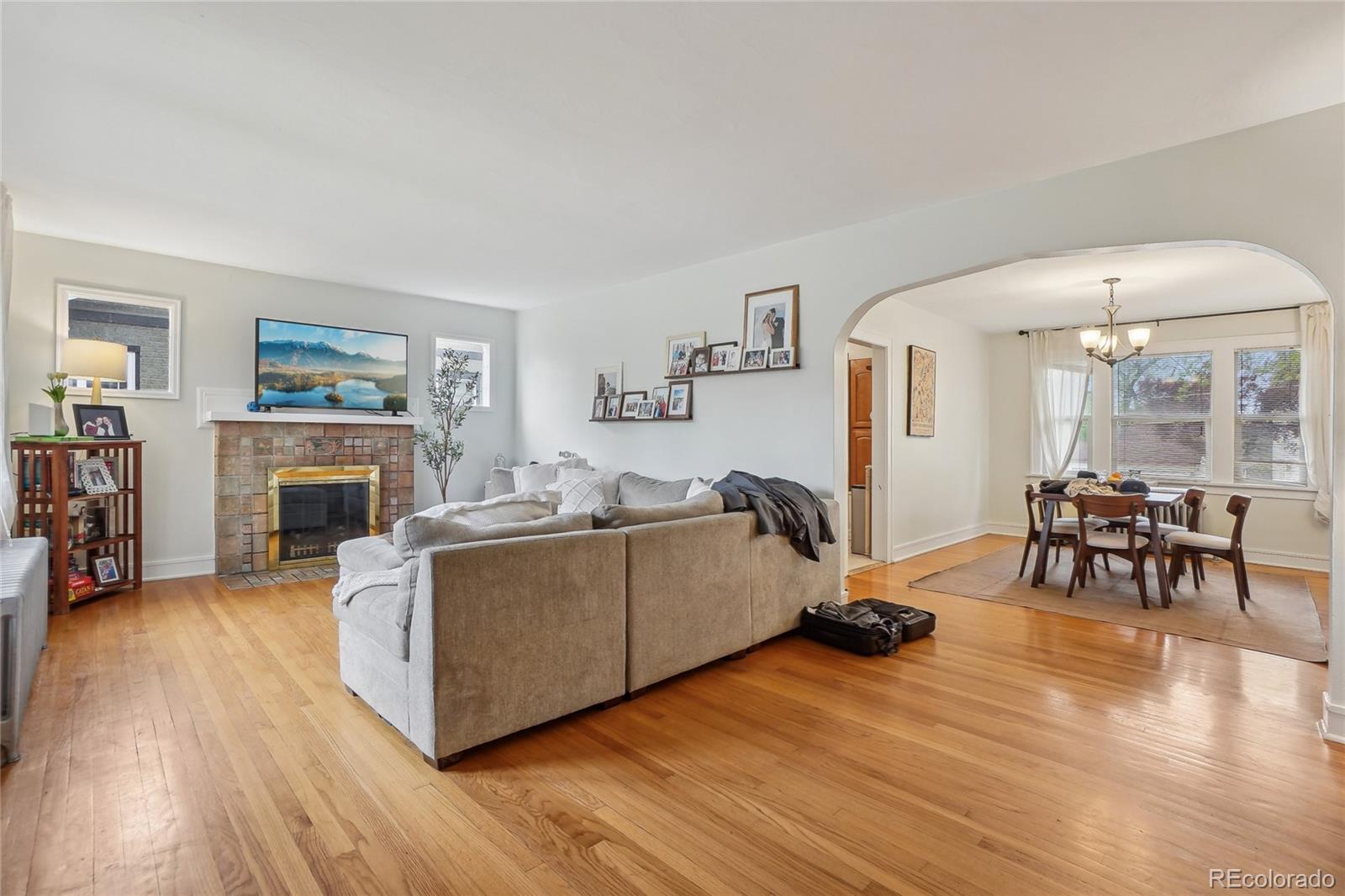 MLS Image #3 for 925 s university boulevard,denver, Colorado