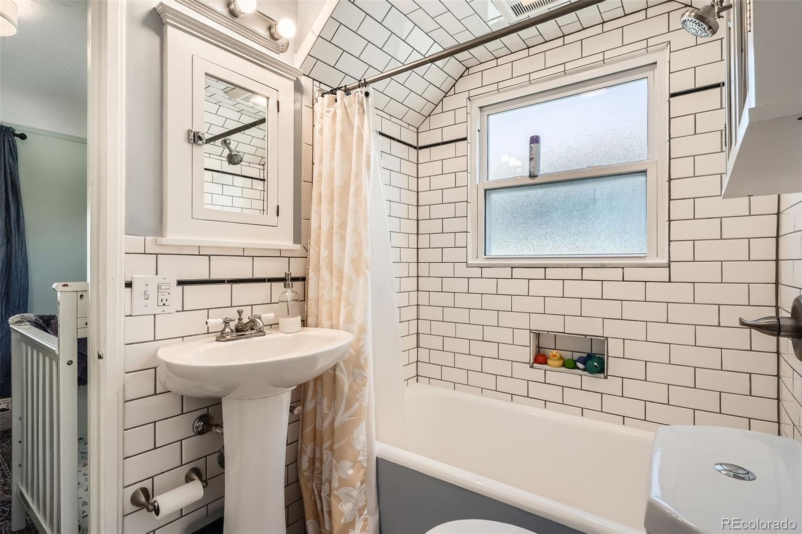 MLS Image #16 for 2252 s lafayette street,denver, Colorado