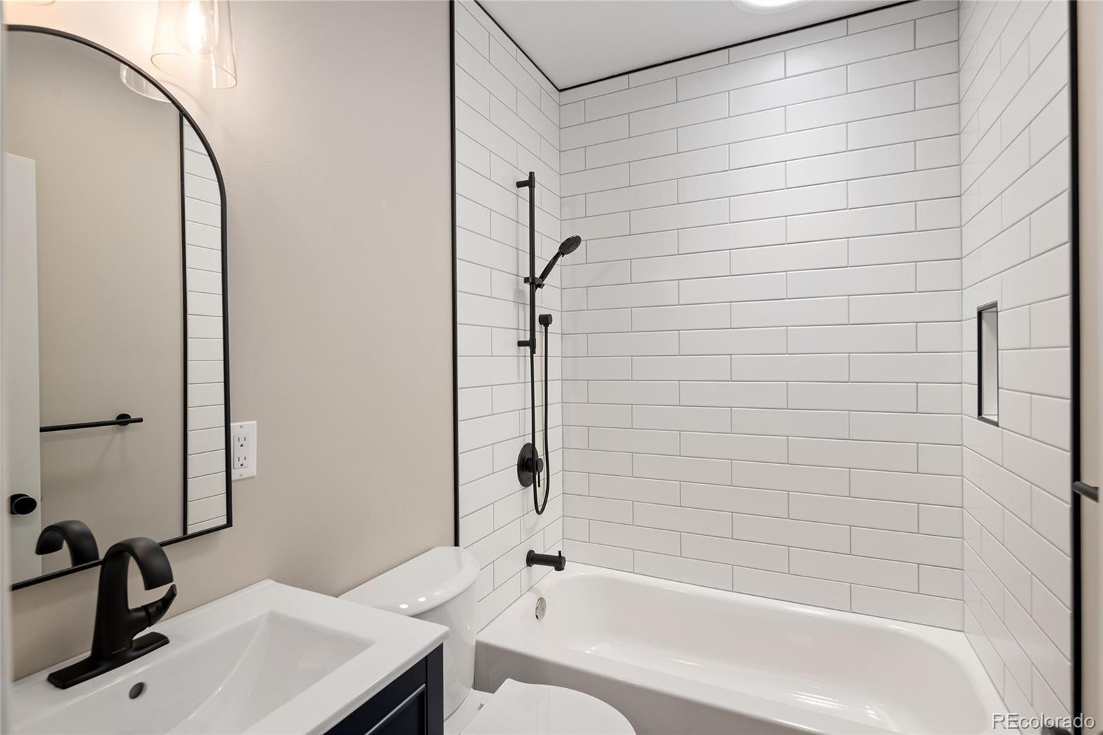 MLS Image #24 for 1050 n clarkson street,denver, Colorado