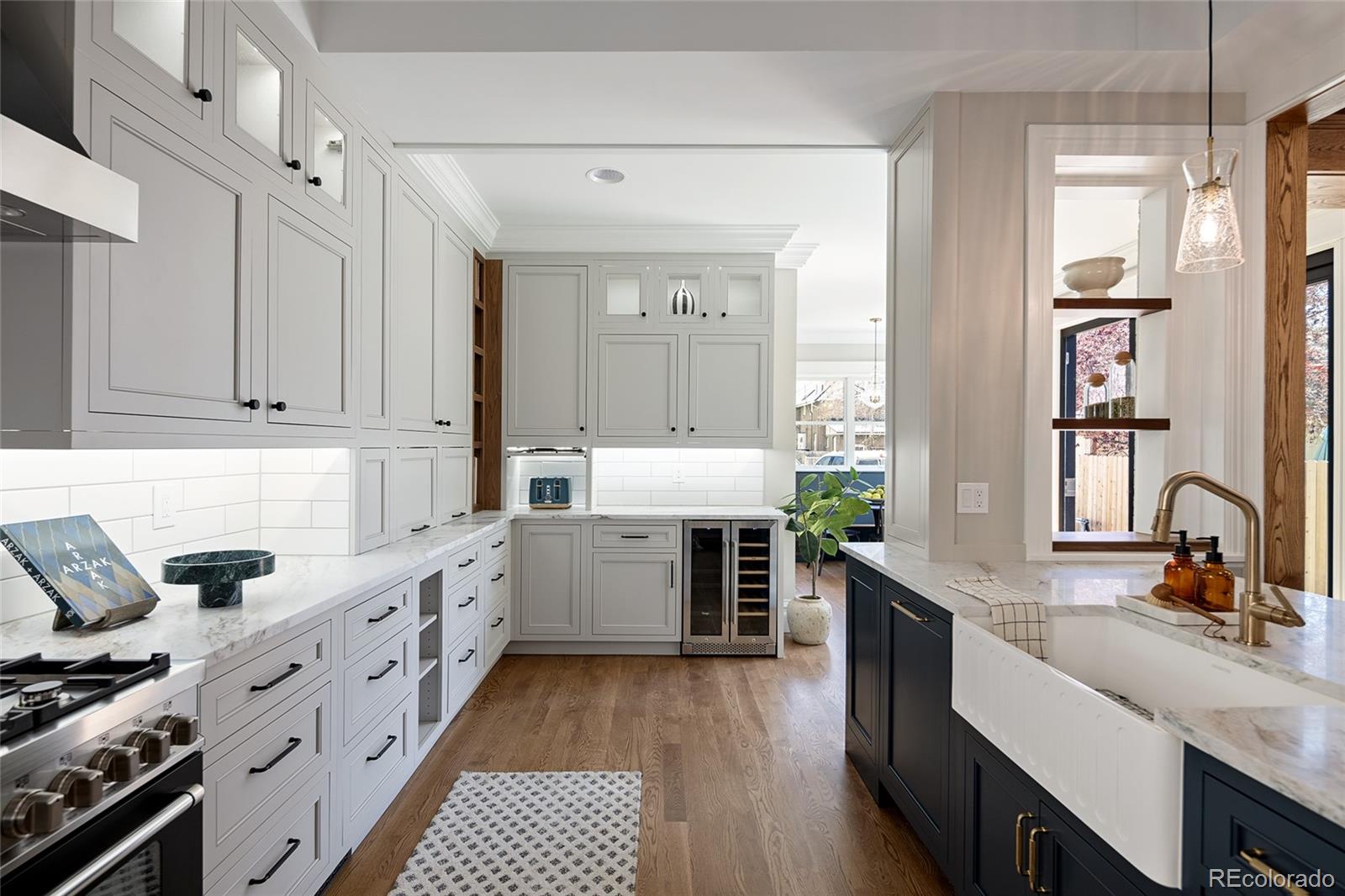 MLS Image #6 for 1050 n clarkson street,denver, Colorado