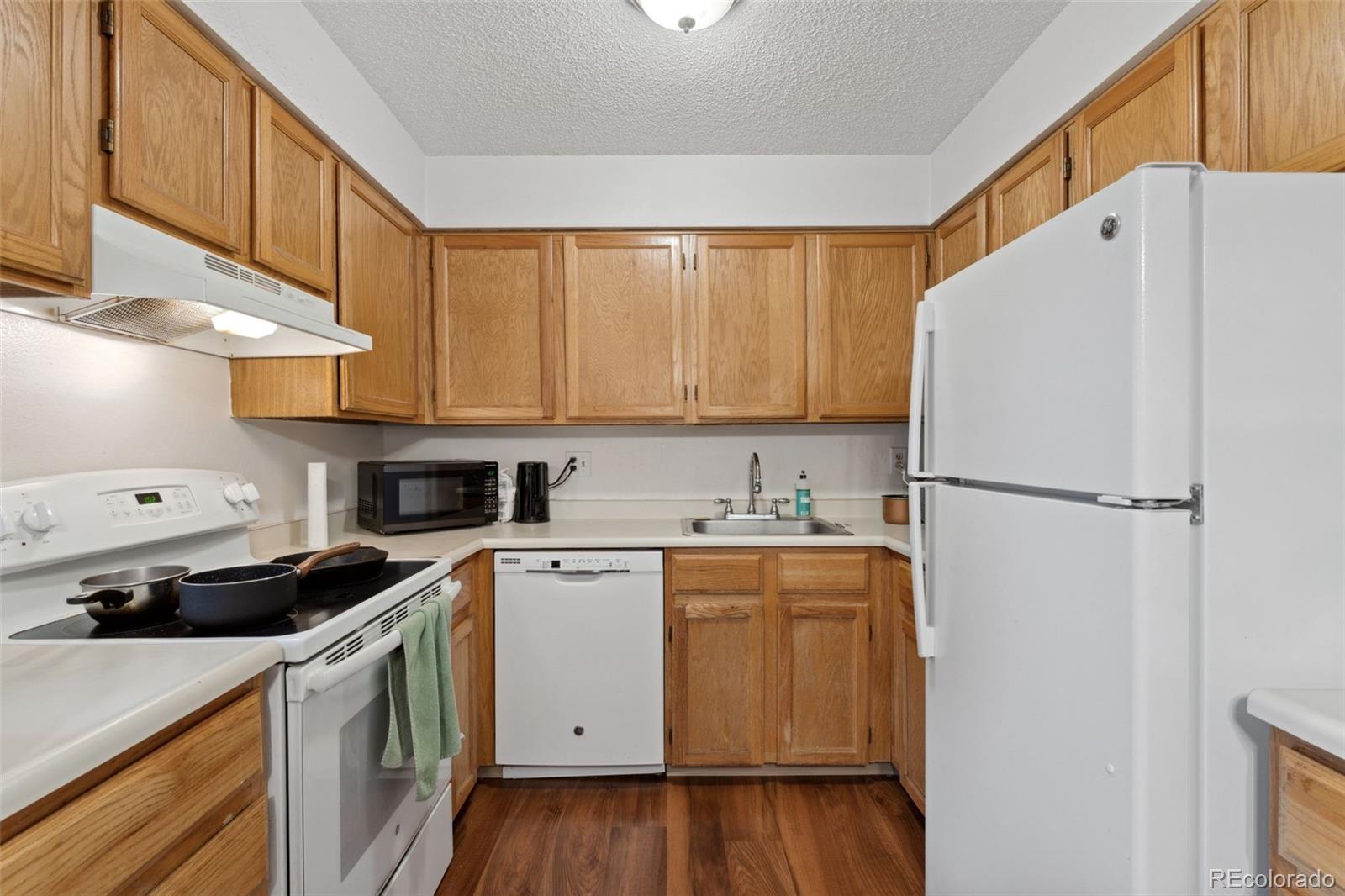 MLS Image #6 for 11905 e harvard avenue,aurora, Colorado