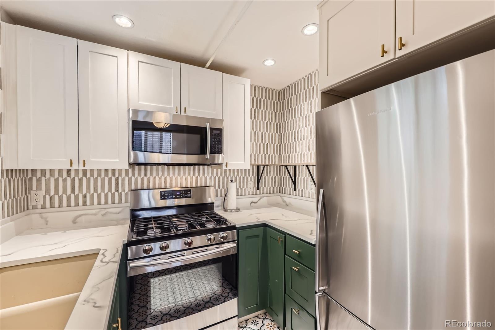 MLS Image #15 for 2233  kearney street 19,denver, Colorado