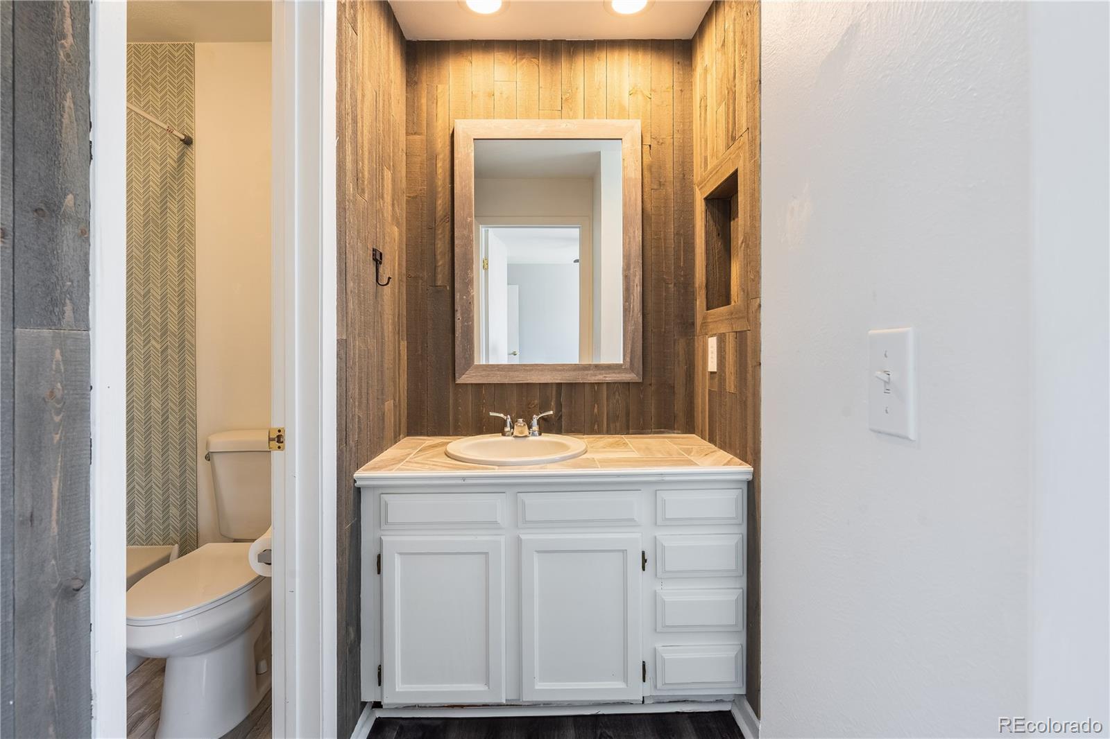 MLS Image #15 for 2314 s troy street,aurora, Colorado