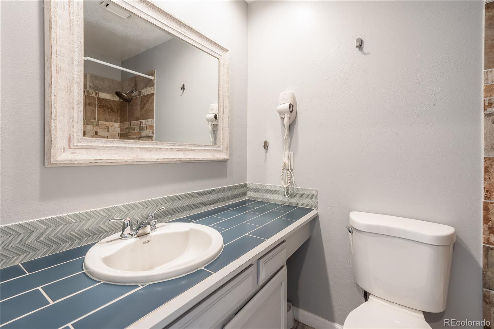 MLS Image #21 for 2314 s troy street,aurora, Colorado