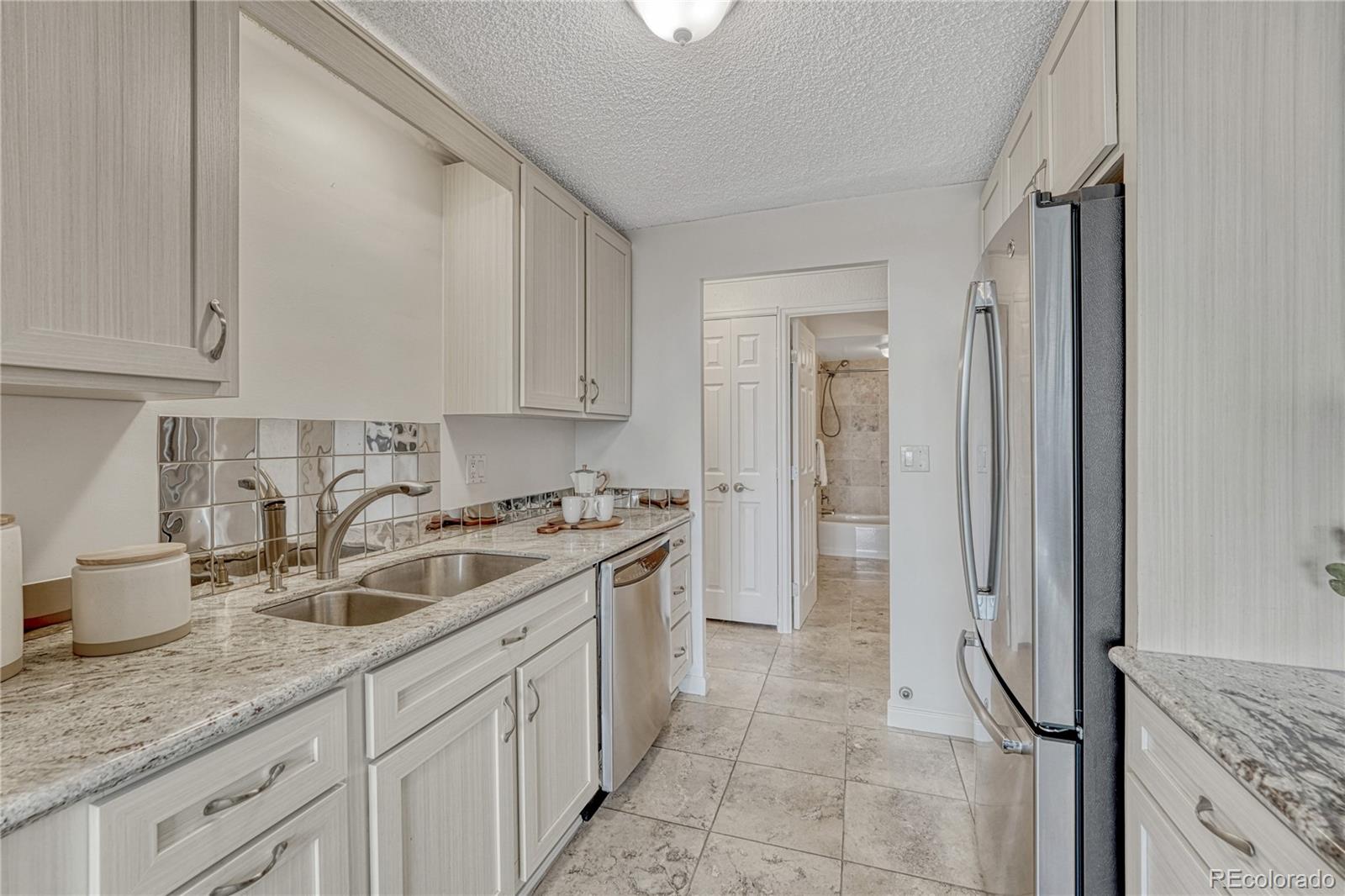 MLS Image #11 for 4800 e hale parkway,denver, Colorado