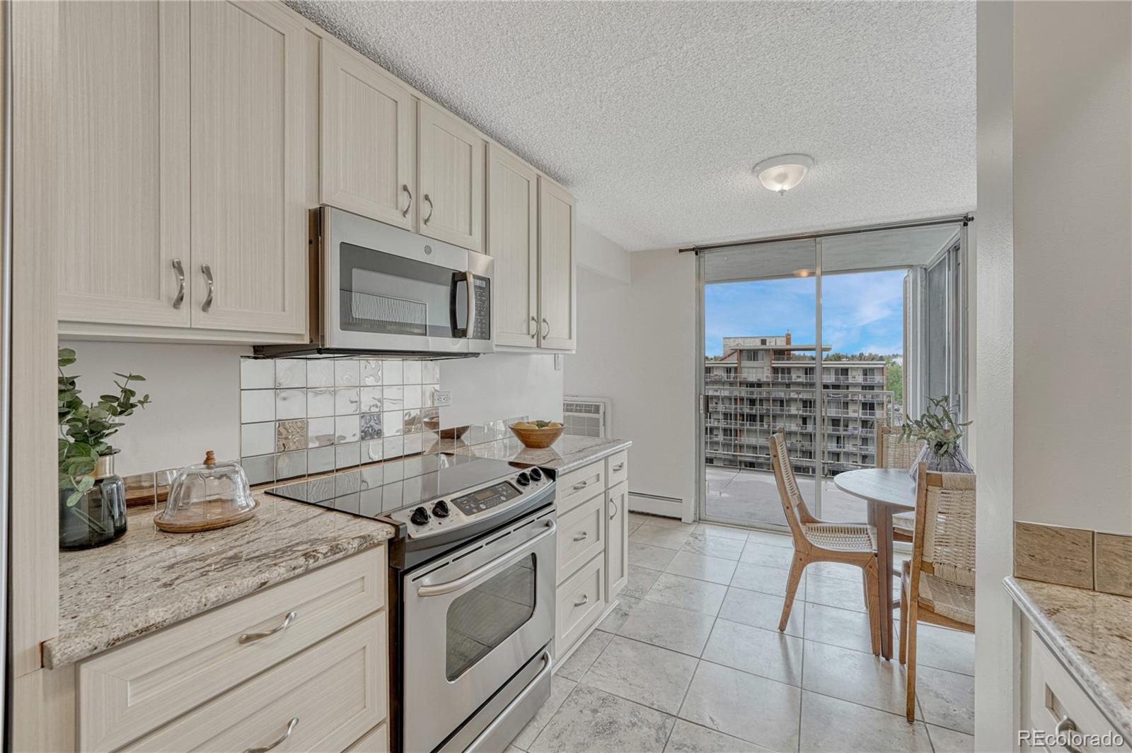 MLS Image #13 for 4800 e hale parkway,denver, Colorado