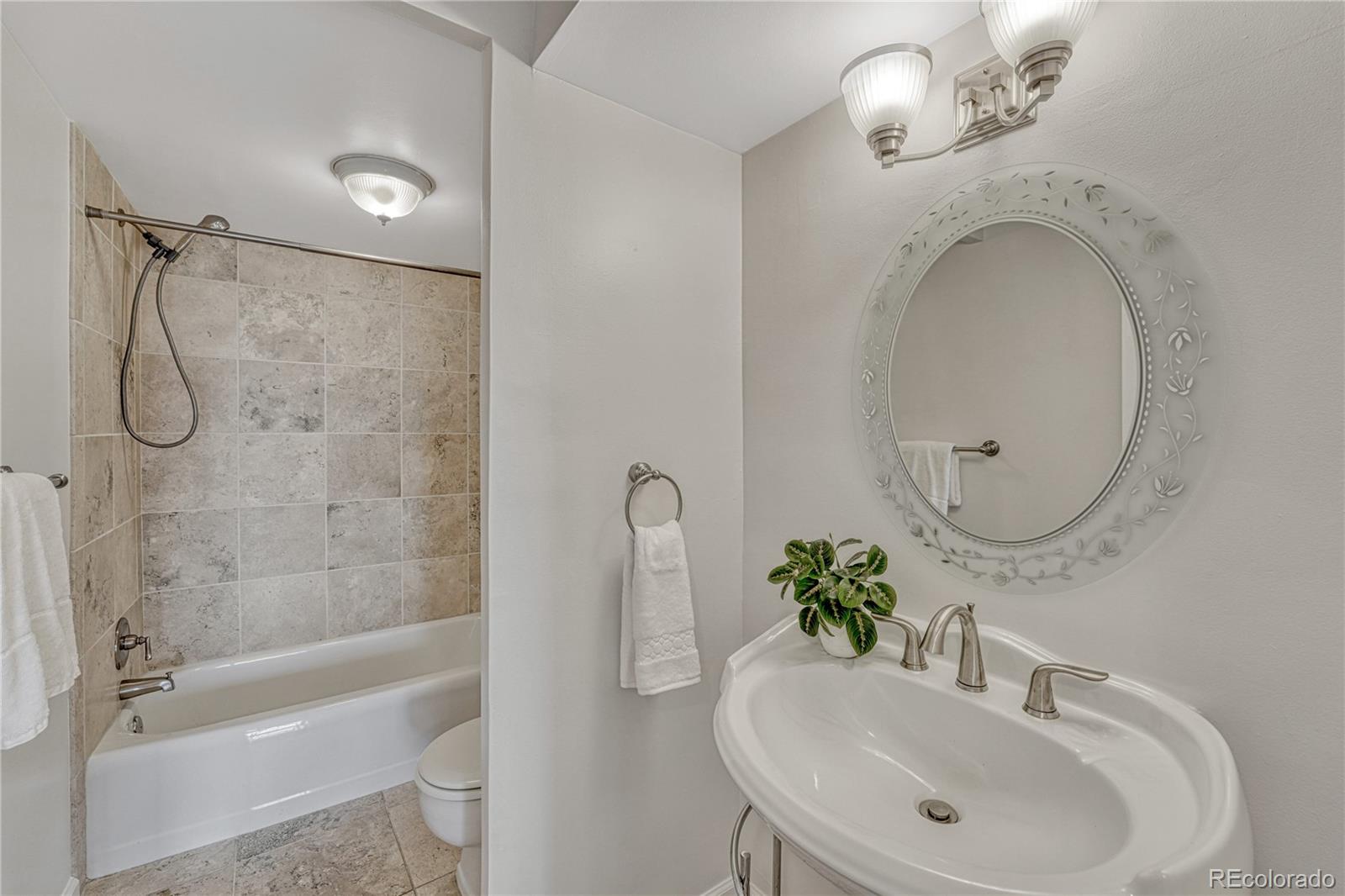 MLS Image #19 for 4800 e hale parkway,denver, Colorado