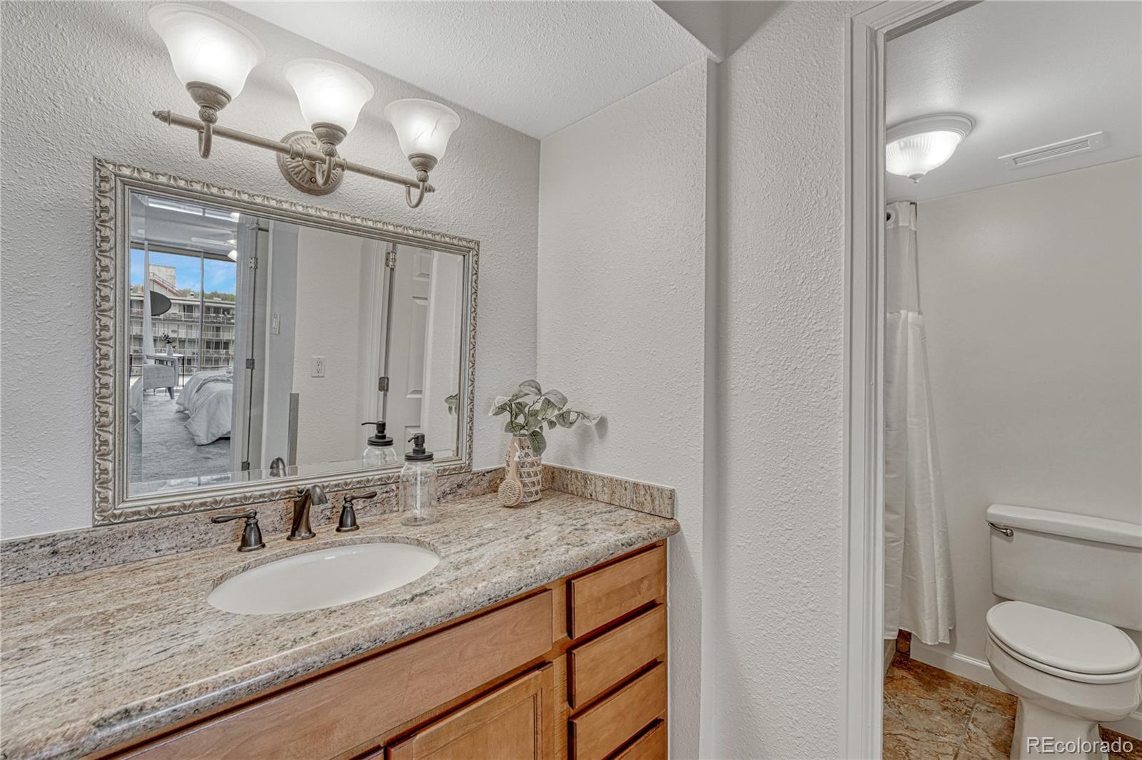 MLS Image #28 for 4800 e hale parkway,denver, Colorado