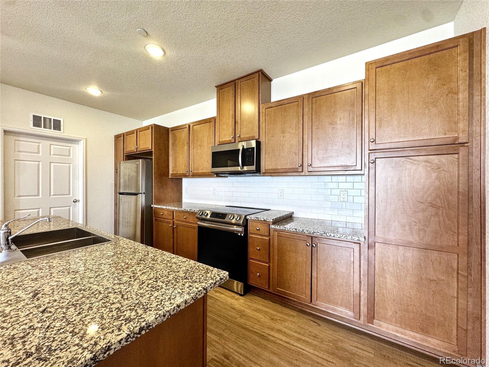 MLS Image #3 for 3865  presidio point,colorado springs, Colorado