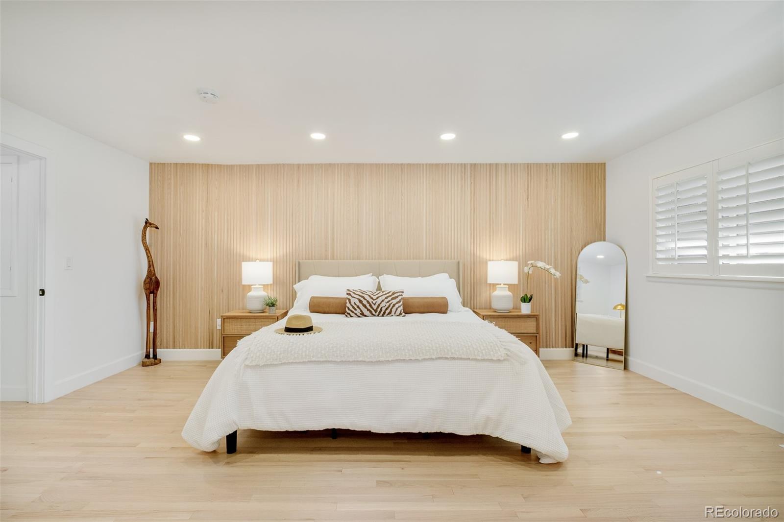 MLS Image #17 for 621  s harrison lane,denver, Colorado