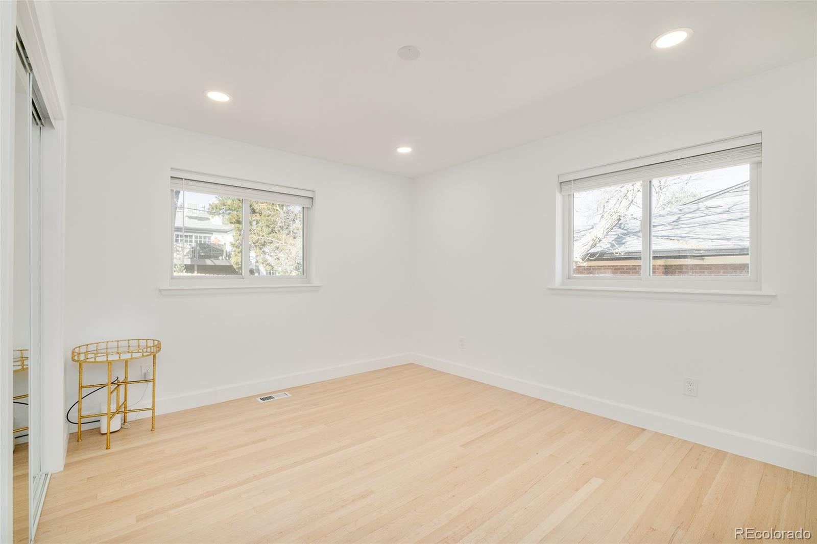 MLS Image #22 for 621  s harrison lane,denver, Colorado