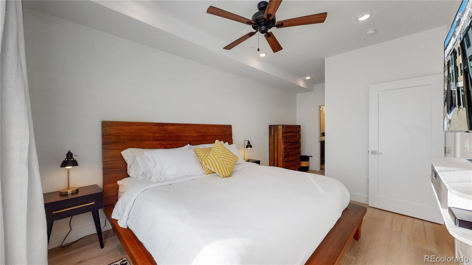 MLS Image #11 for 930  blue river parkway,silverthorne, Colorado