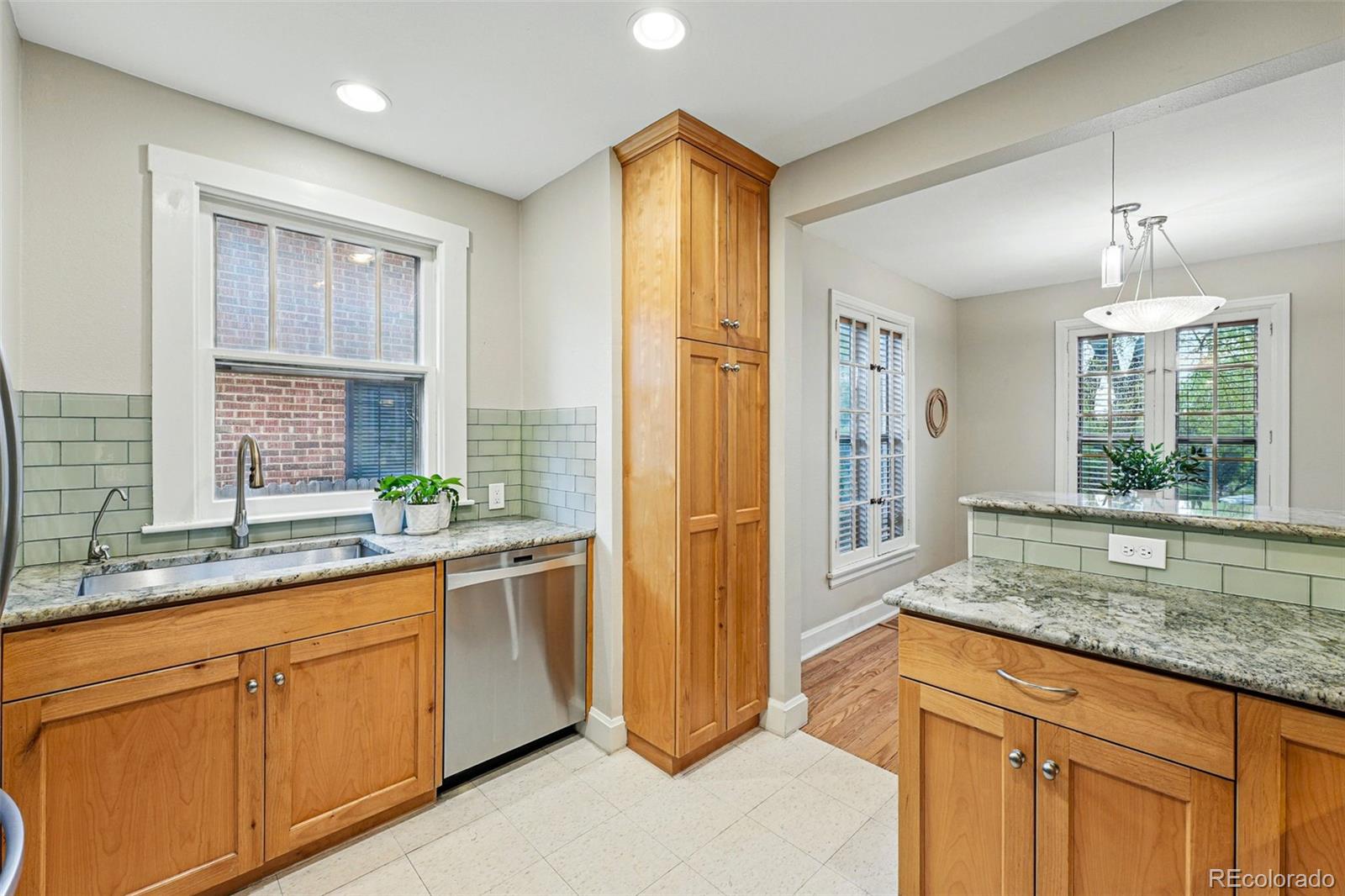 MLS Image #15 for 1312  ash street,denver, Colorado