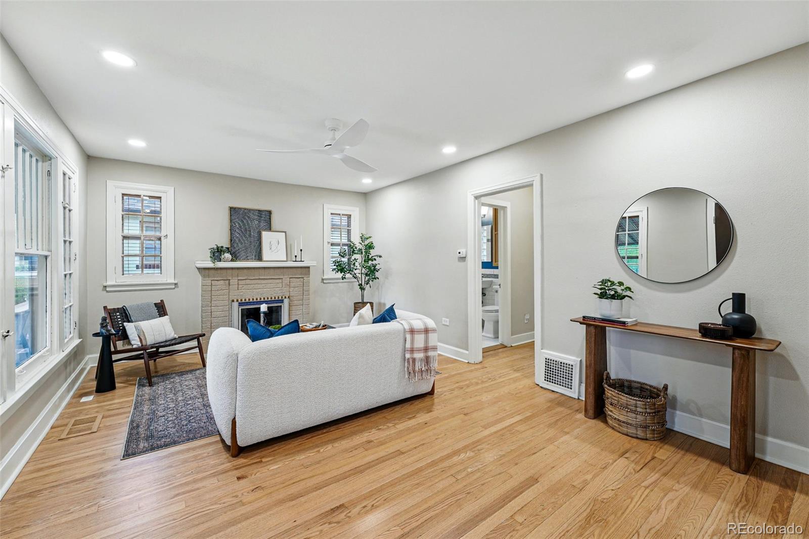MLS Image #5 for 1312  ash street,denver, Colorado