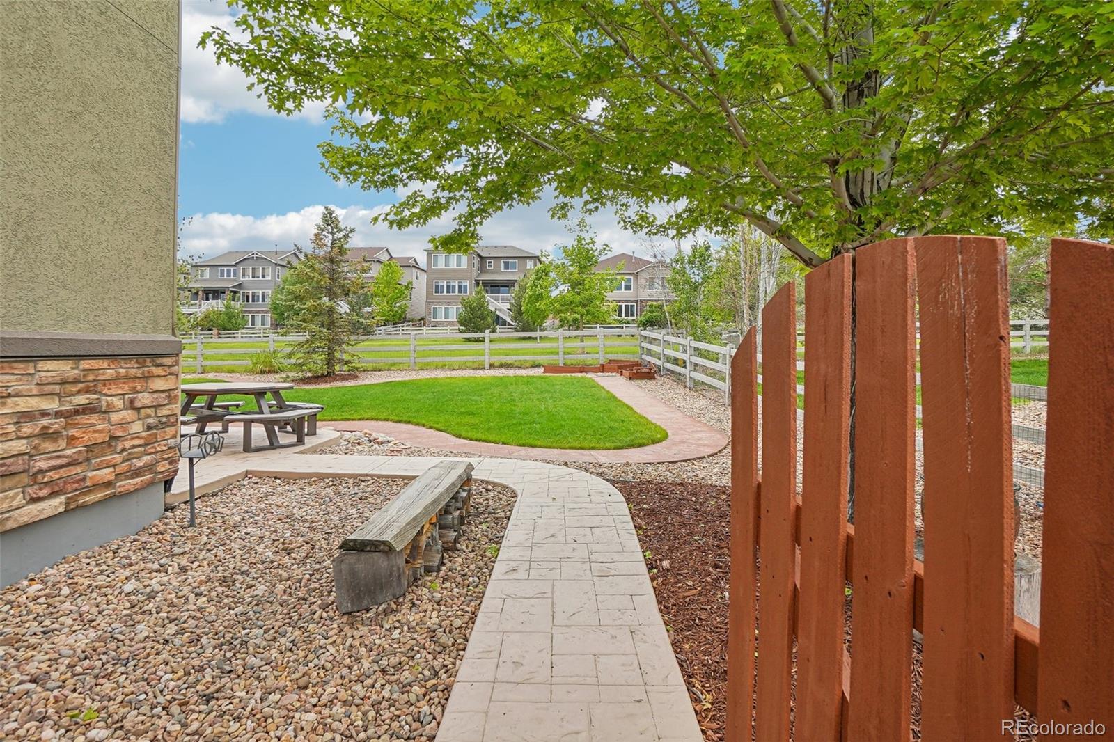MLS Image #38 for 2605  gray wolf loop,broomfield, Colorado