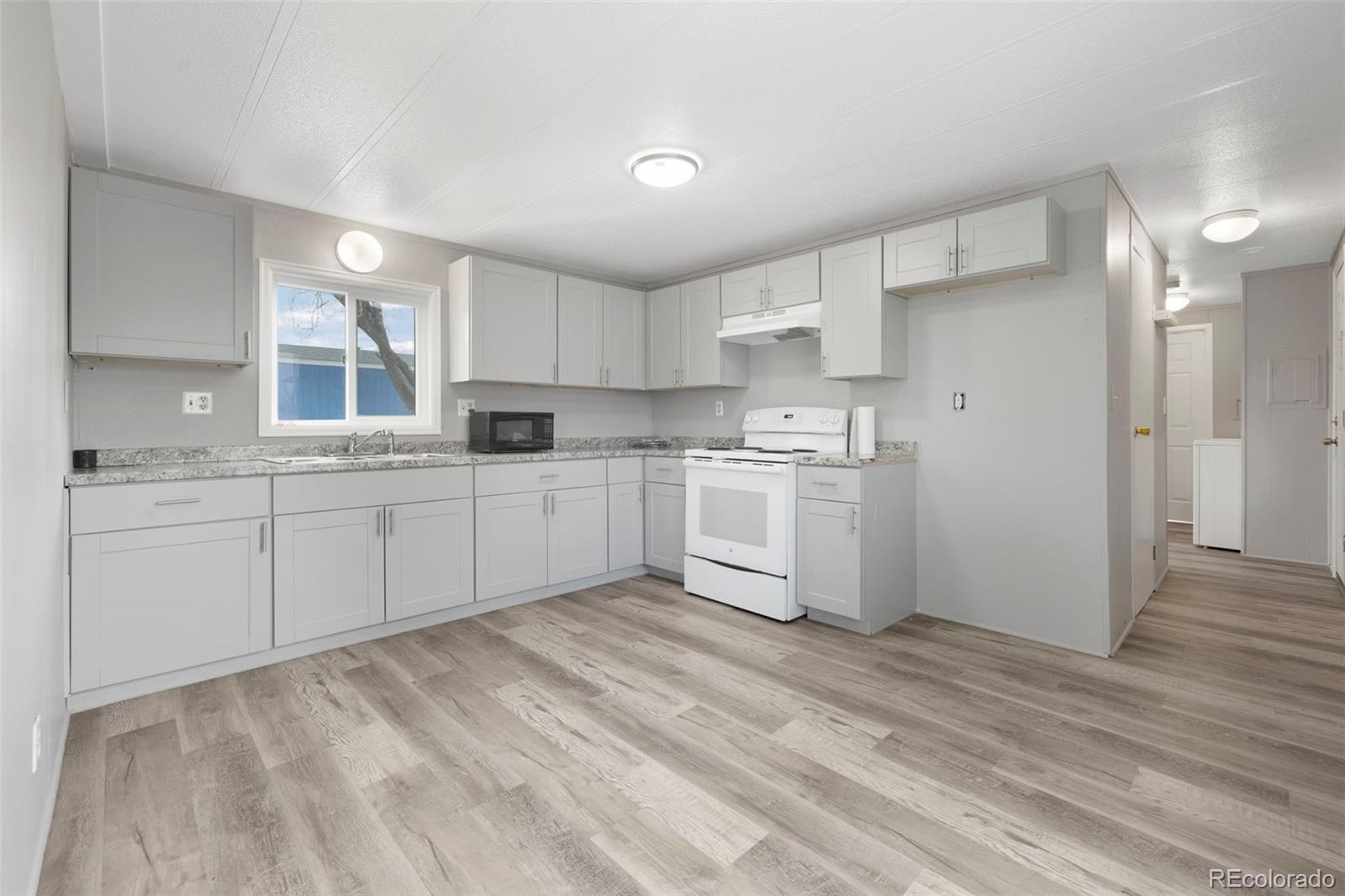 MLS Image #5 for 101  larch drive,log lane village, Colorado
