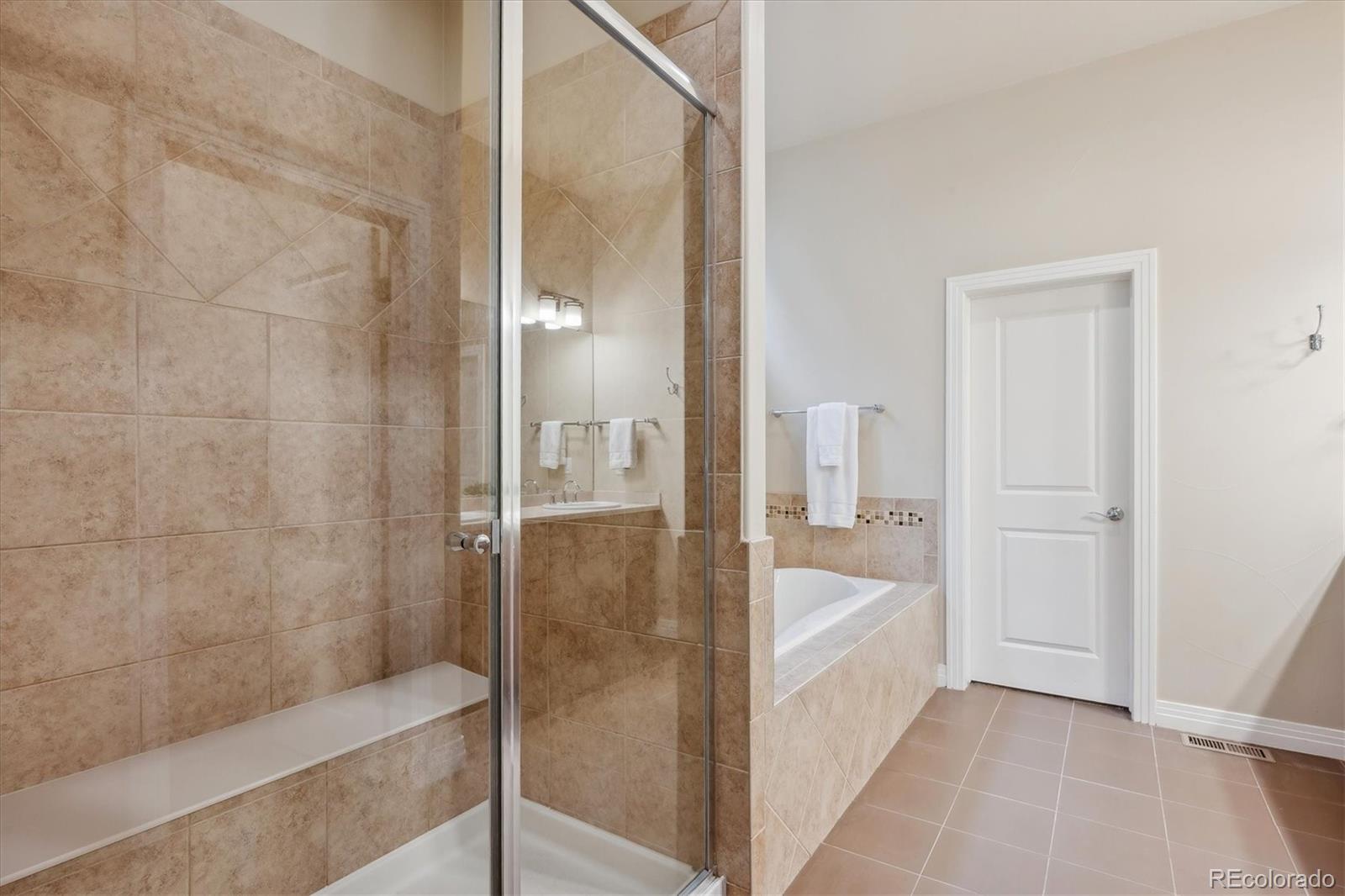 MLS Image #18 for 9580 e 5th avenue,denver, Colorado