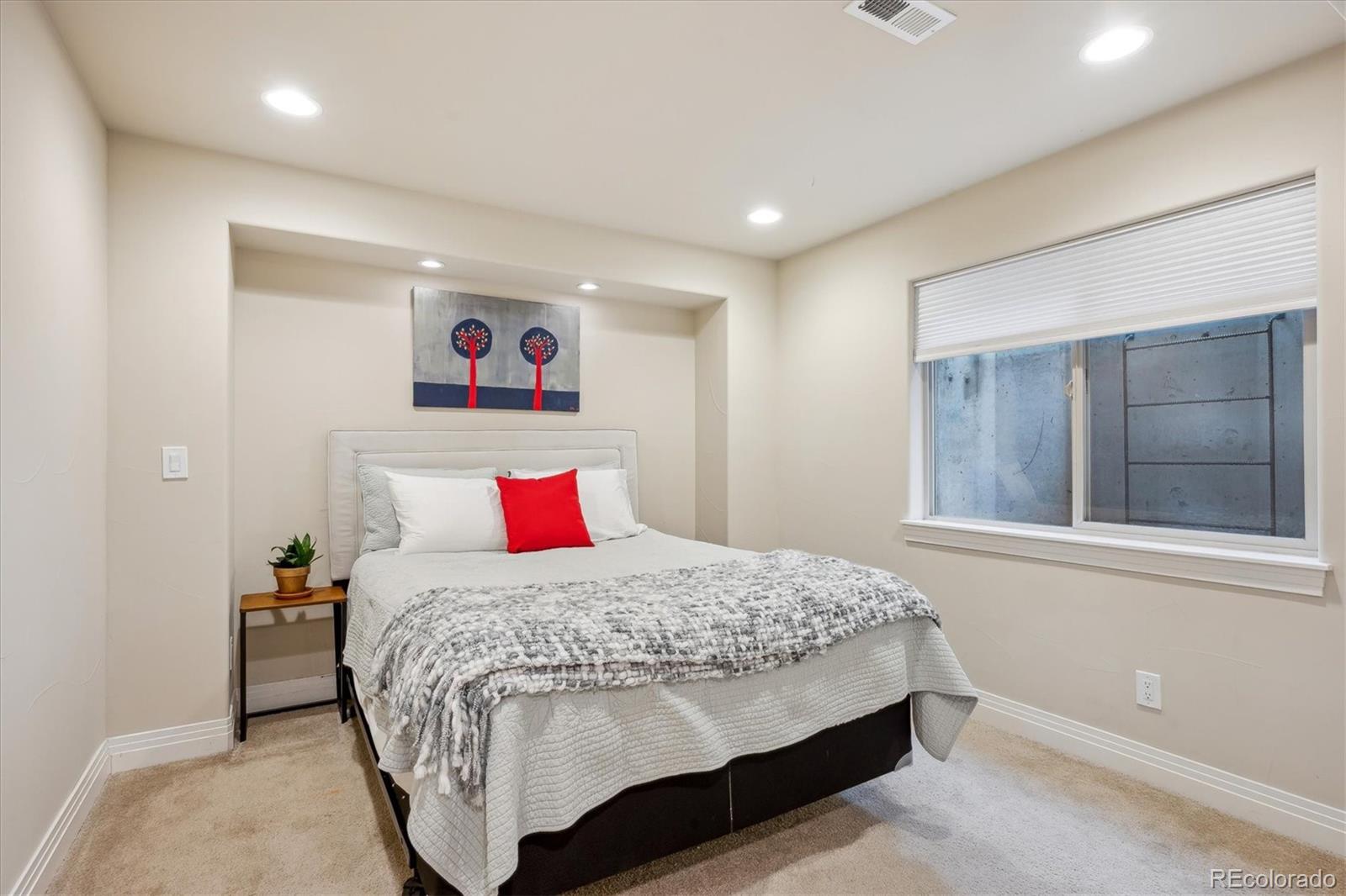 MLS Image #33 for 9580 e 5th avenue,denver, Colorado
