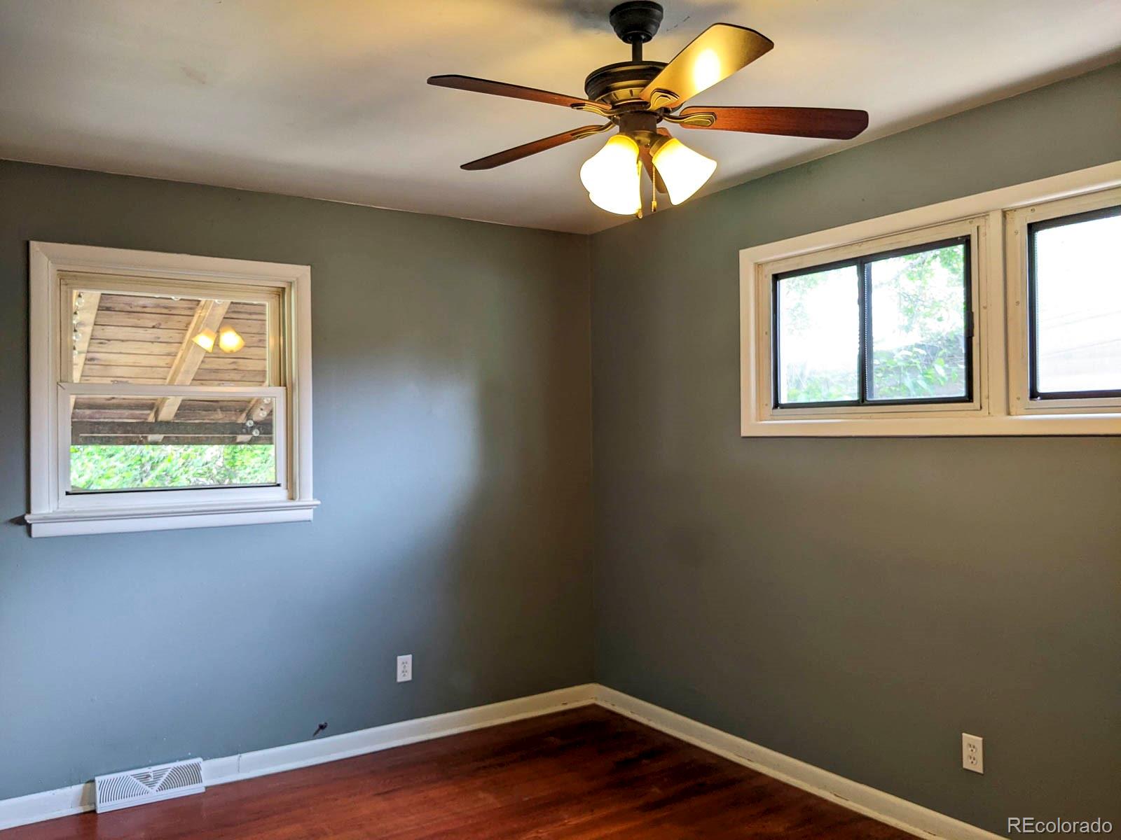 MLS Image #14 for 1500 s perry street,denver, Colorado