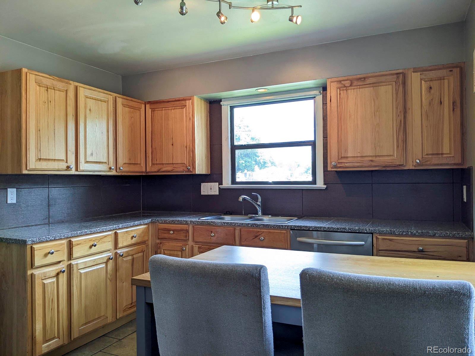 MLS Image #7 for 1500 s perry street,denver, Colorado