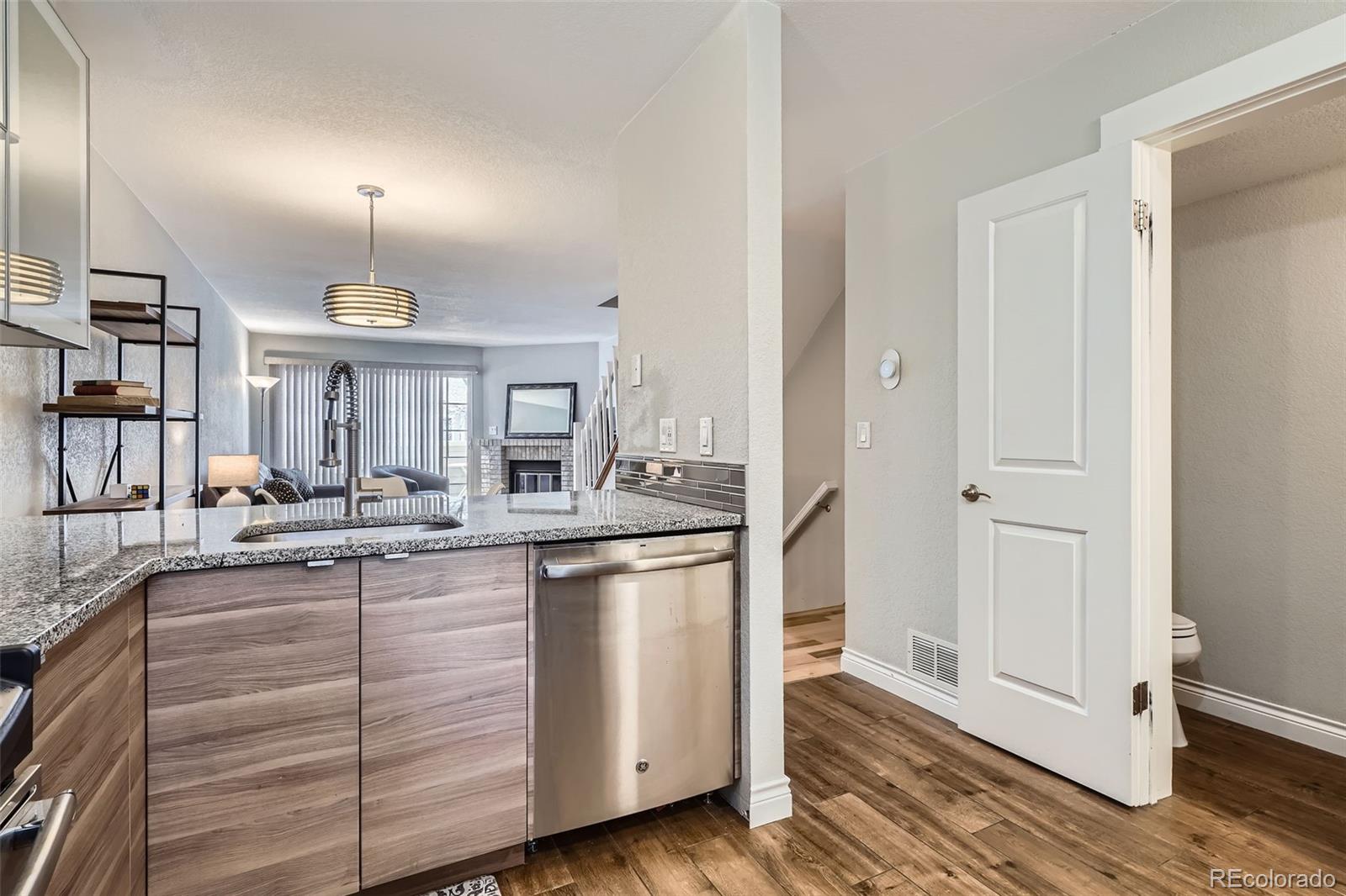 MLS Image #5 for 1818 s quebec way,denver, Colorado