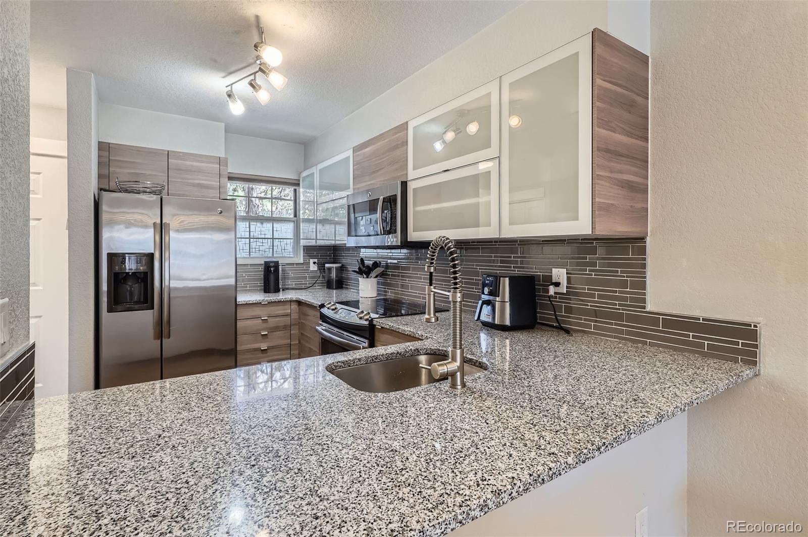 MLS Image #6 for 1818 s quebec way,denver, Colorado
