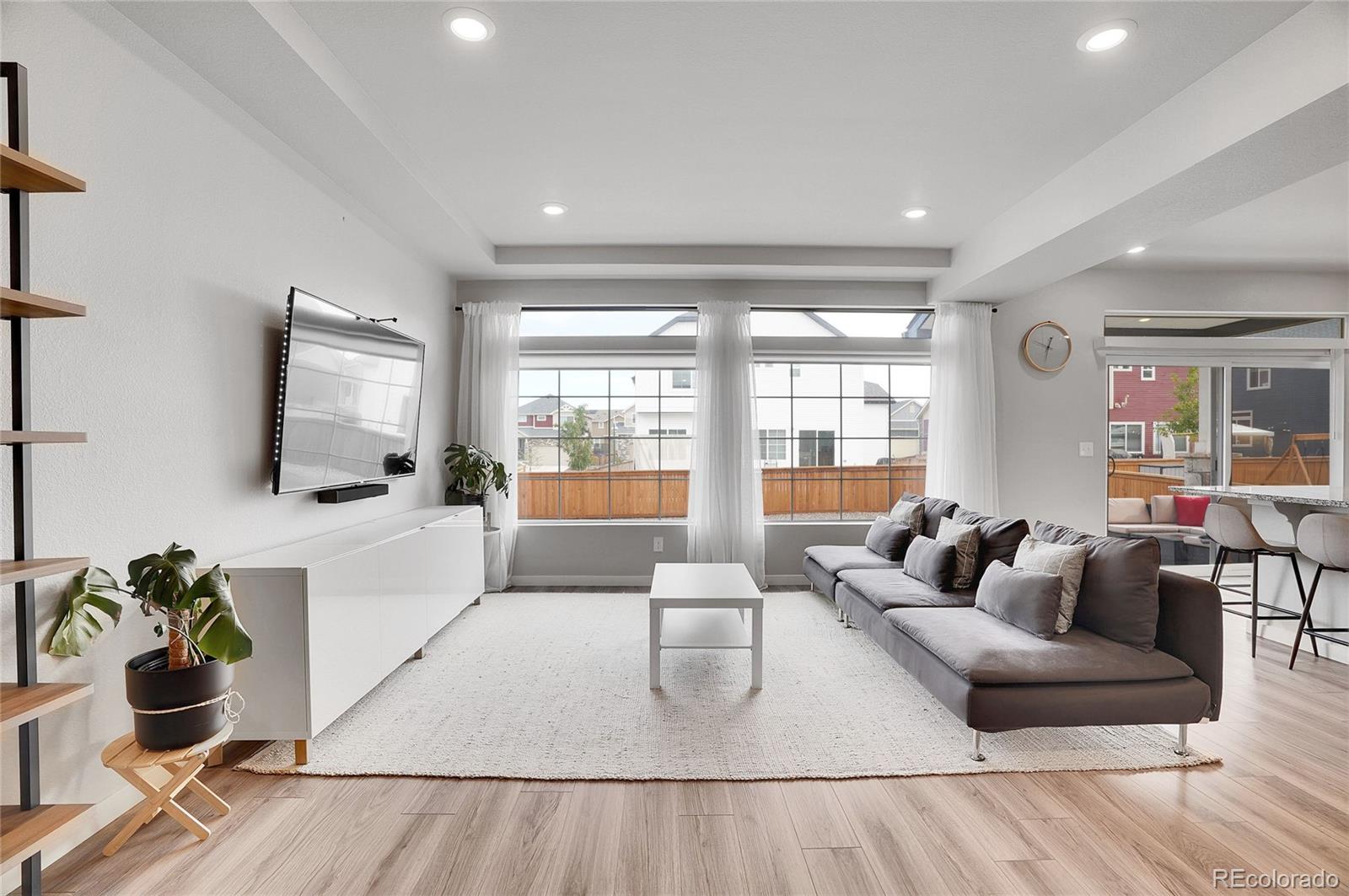 MLS Image #10 for 10912  memphis court,commerce city, Colorado