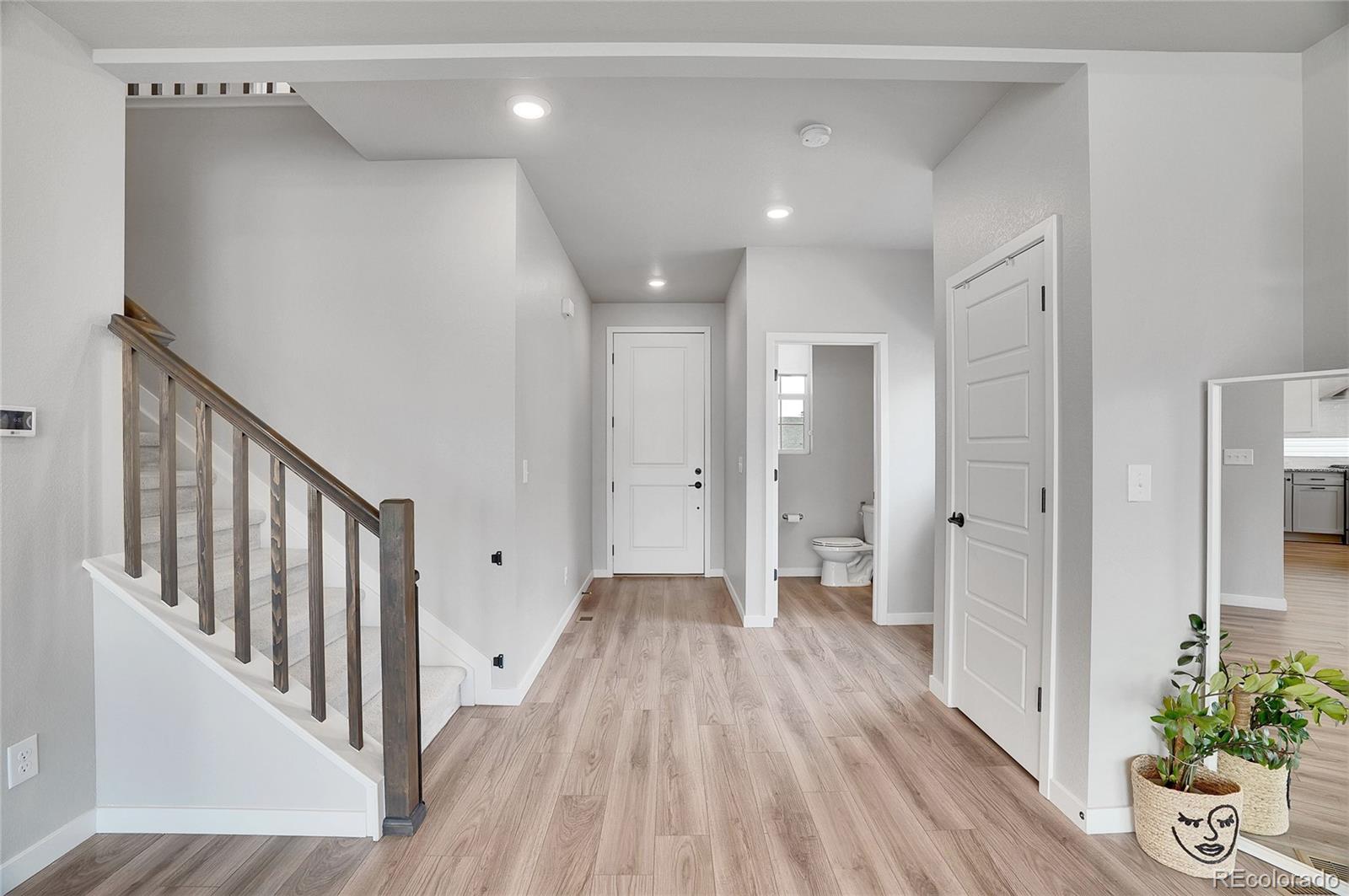 MLS Image #6 for 10912  memphis court,commerce city, Colorado