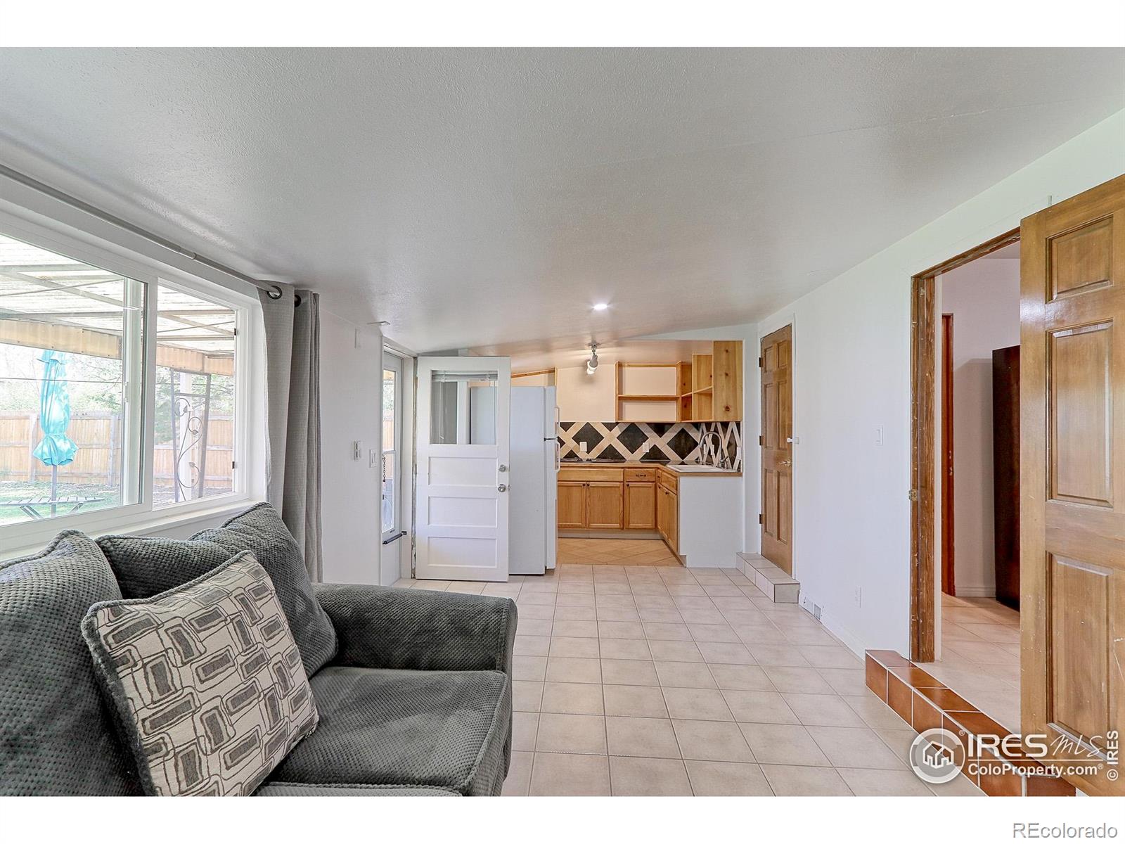 MLS Image #10 for 2561 s carey way,denver, Colorado