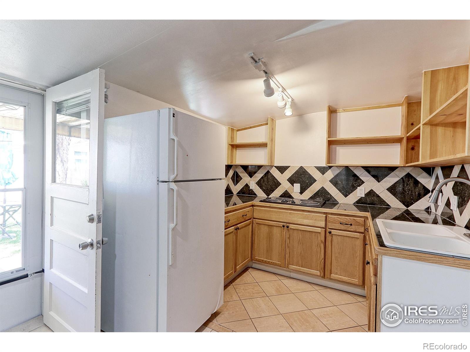 MLS Image #12 for 2561 s carey way,denver, Colorado